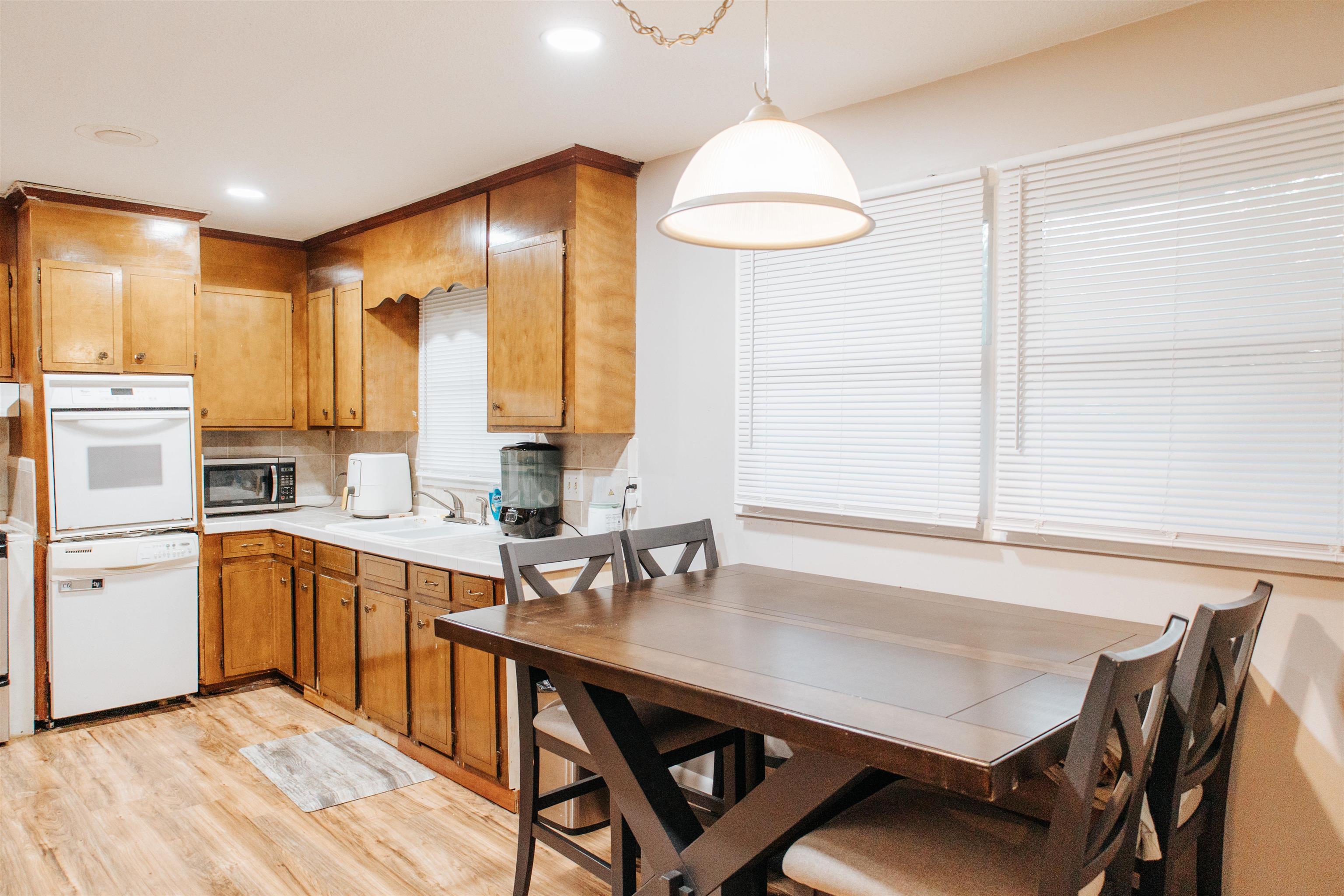 1298 Forestbrook Rd. Property Photo 8