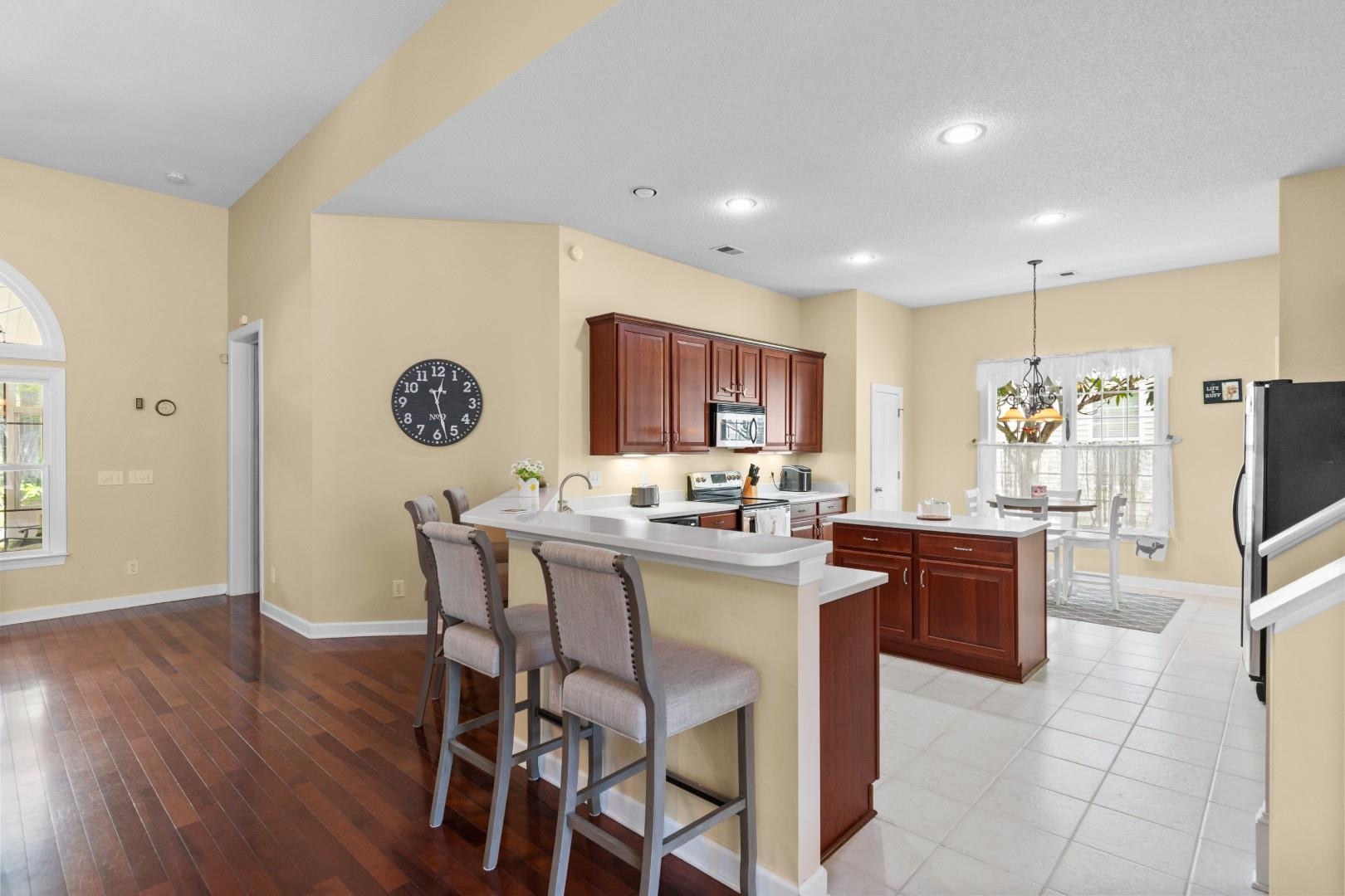 6371 Longwood Dr. Property Photo 4