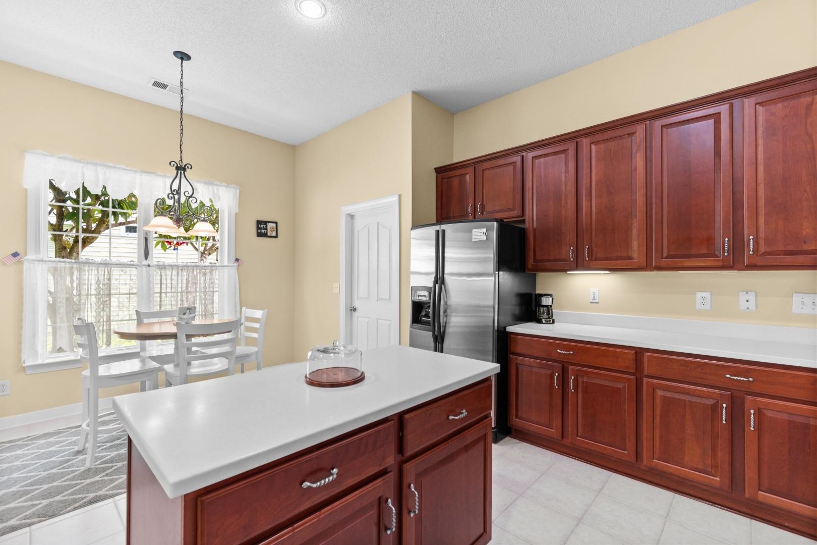 6371 Longwood Dr. Property Photo 6