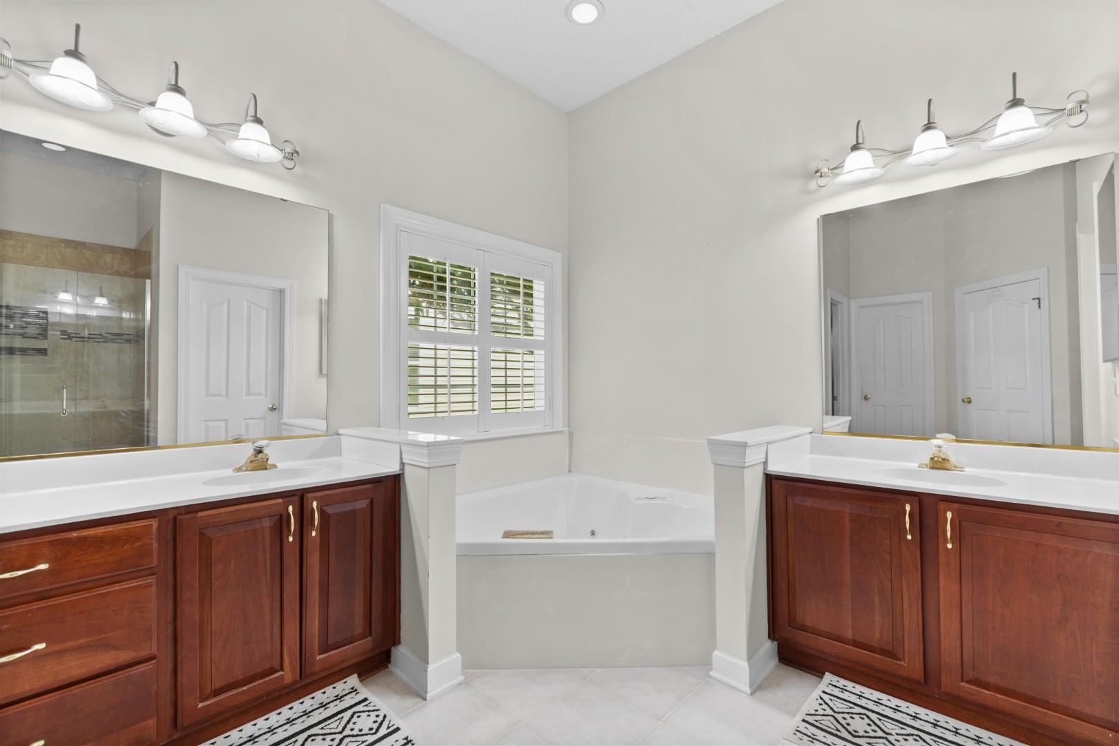 6371 Longwood Dr. Property Photo 18