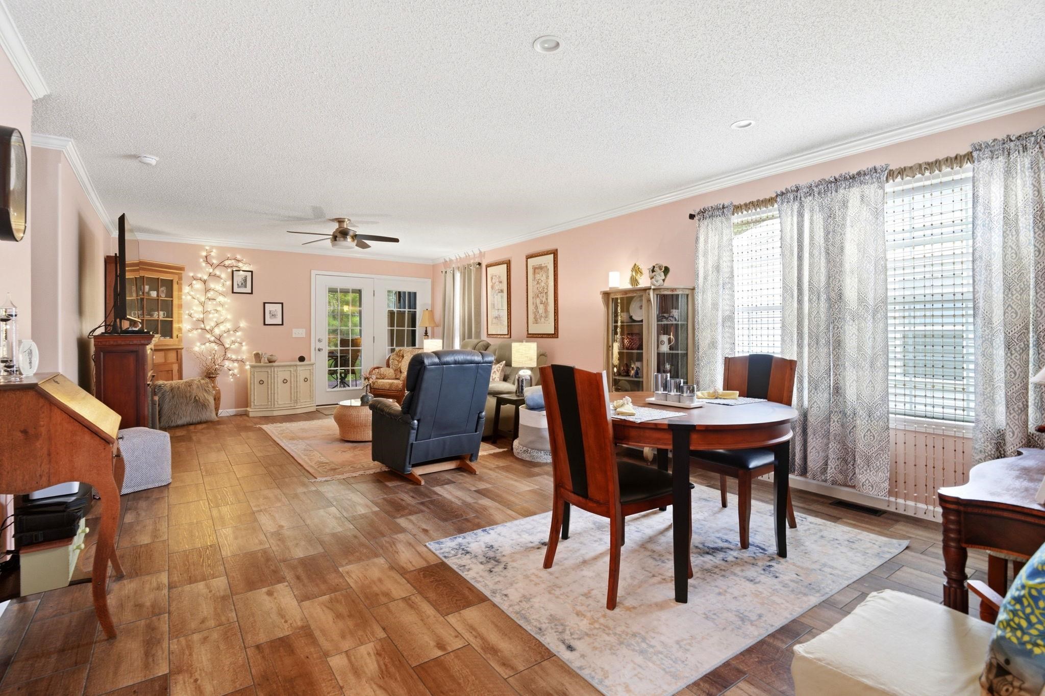 2039 Eastlynn Dr. Property Photo 7