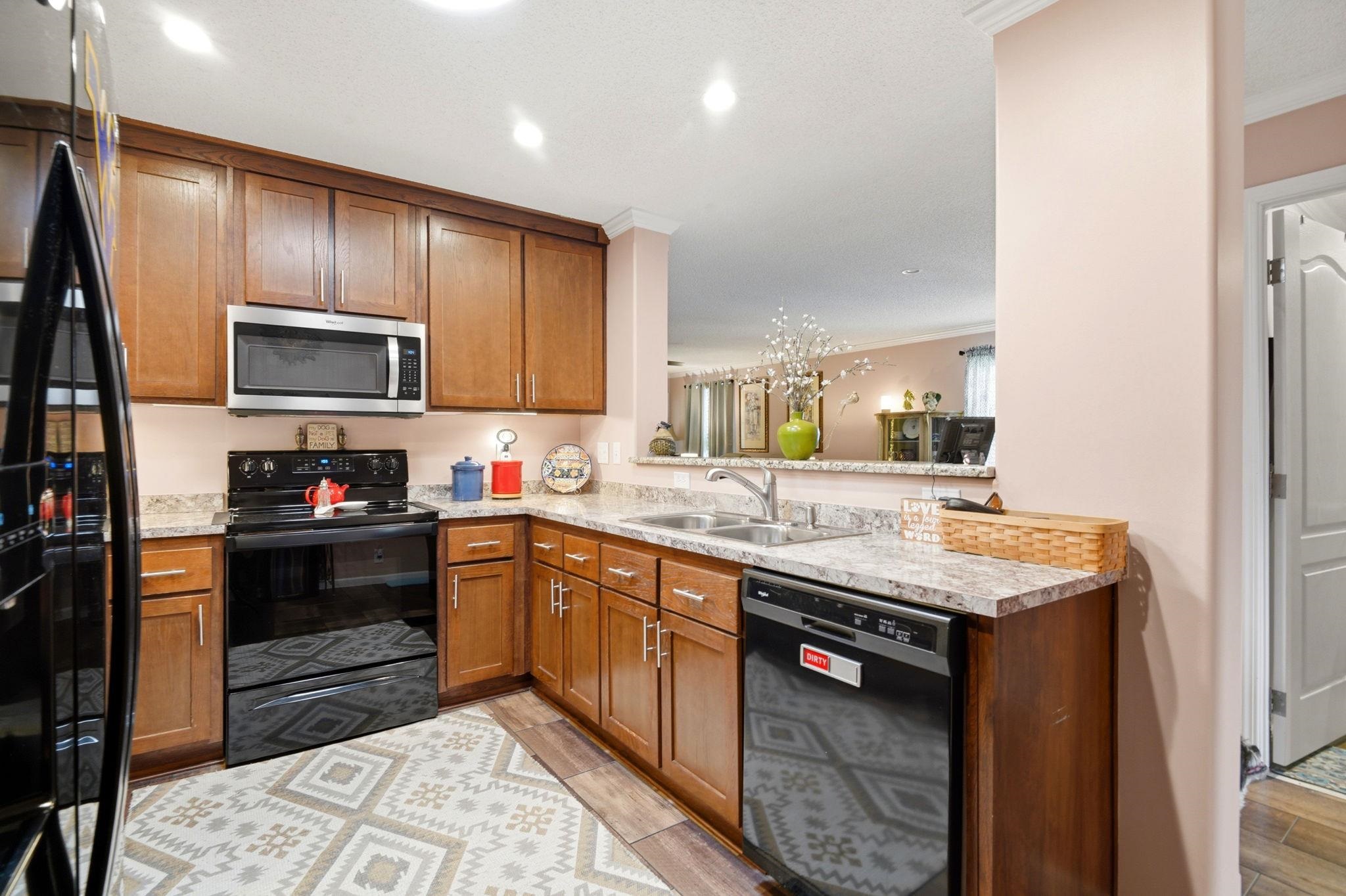 2039 Eastlynn Dr. Property Photo 8