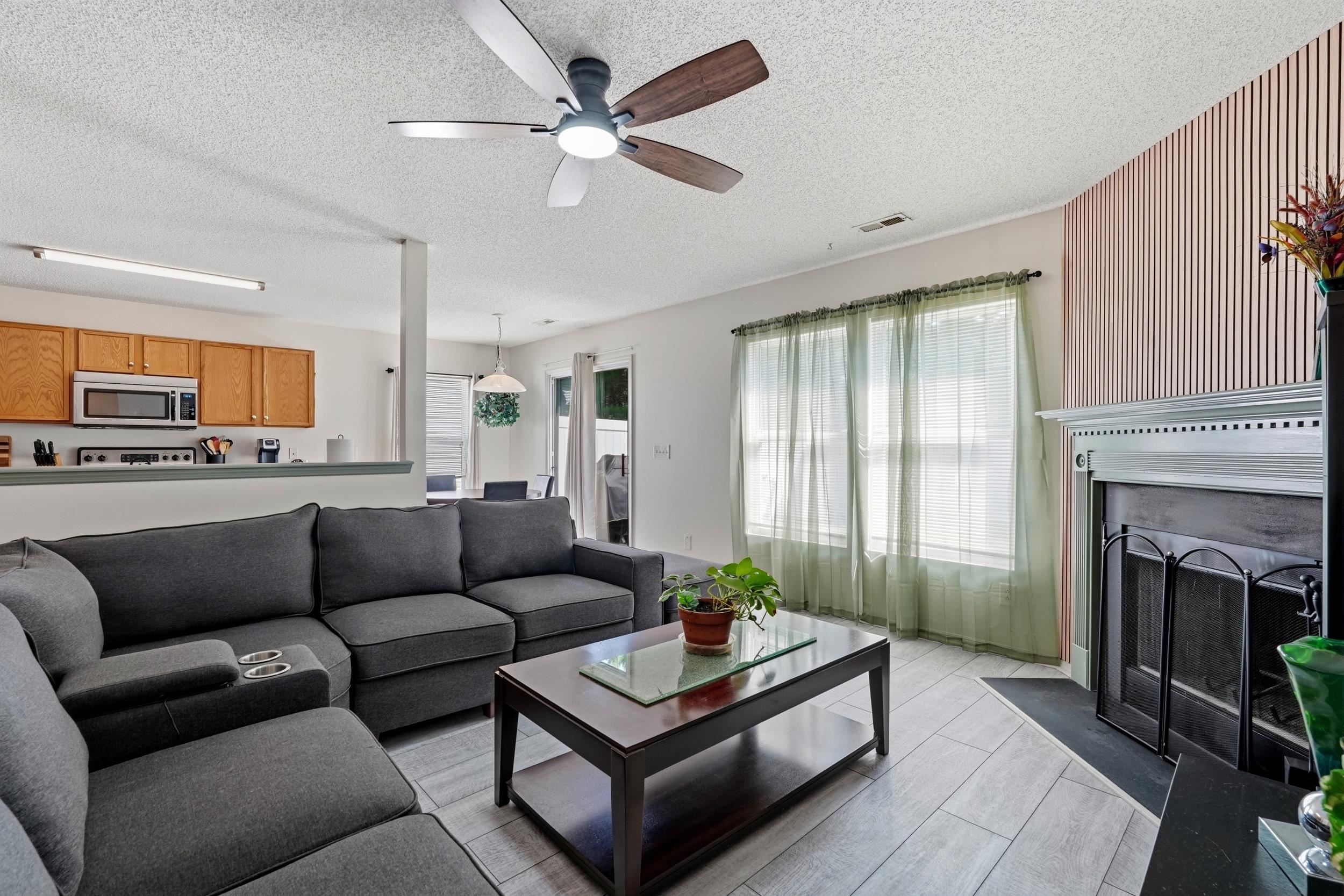 3081 Regency Oak Dr. Property Photo 7