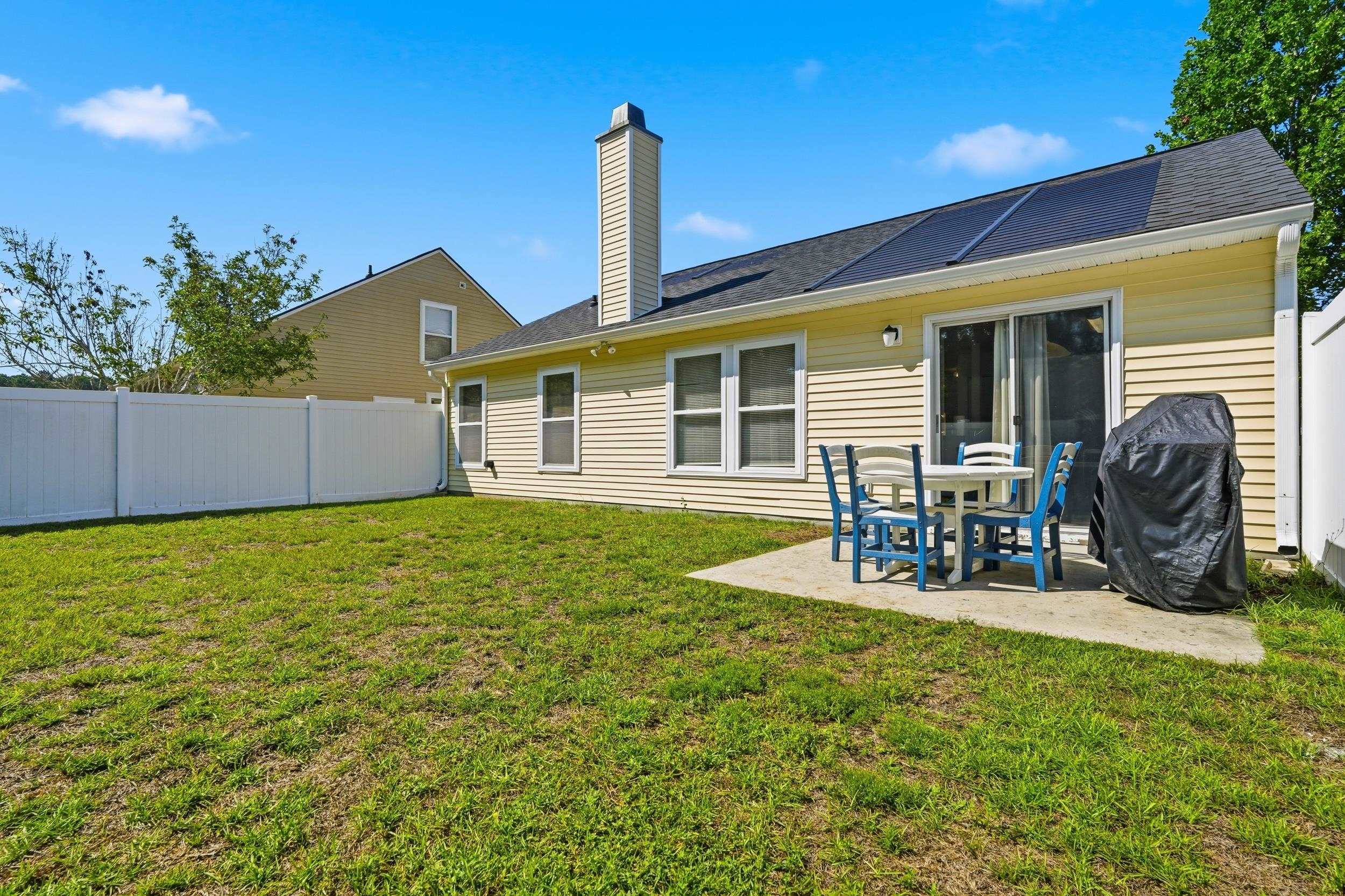 3081 Regency Oak Dr. Property Photo 9