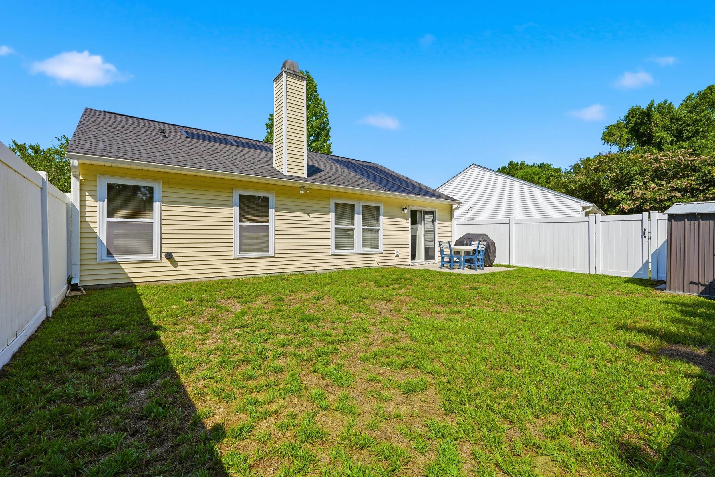 3081 Regency Oak Dr. Property Photo 10