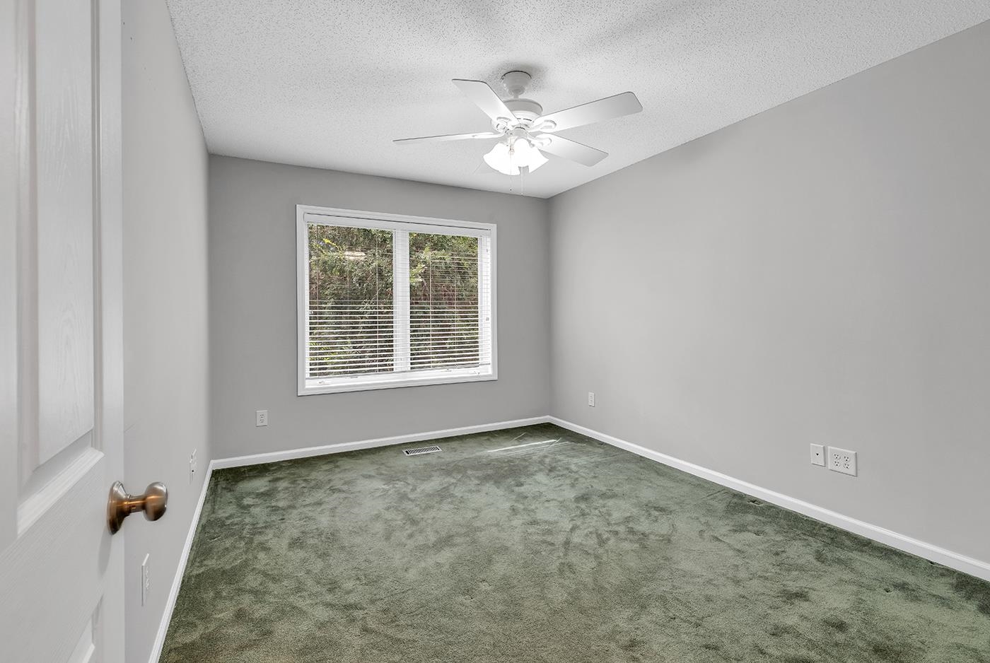1870 Gray Oaks Dr. Property Photo 24