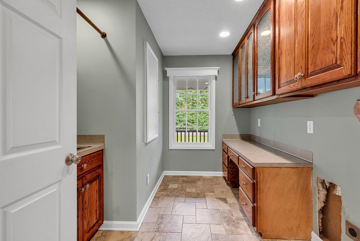 1870 Gray Oaks Dr. Property Photo 30