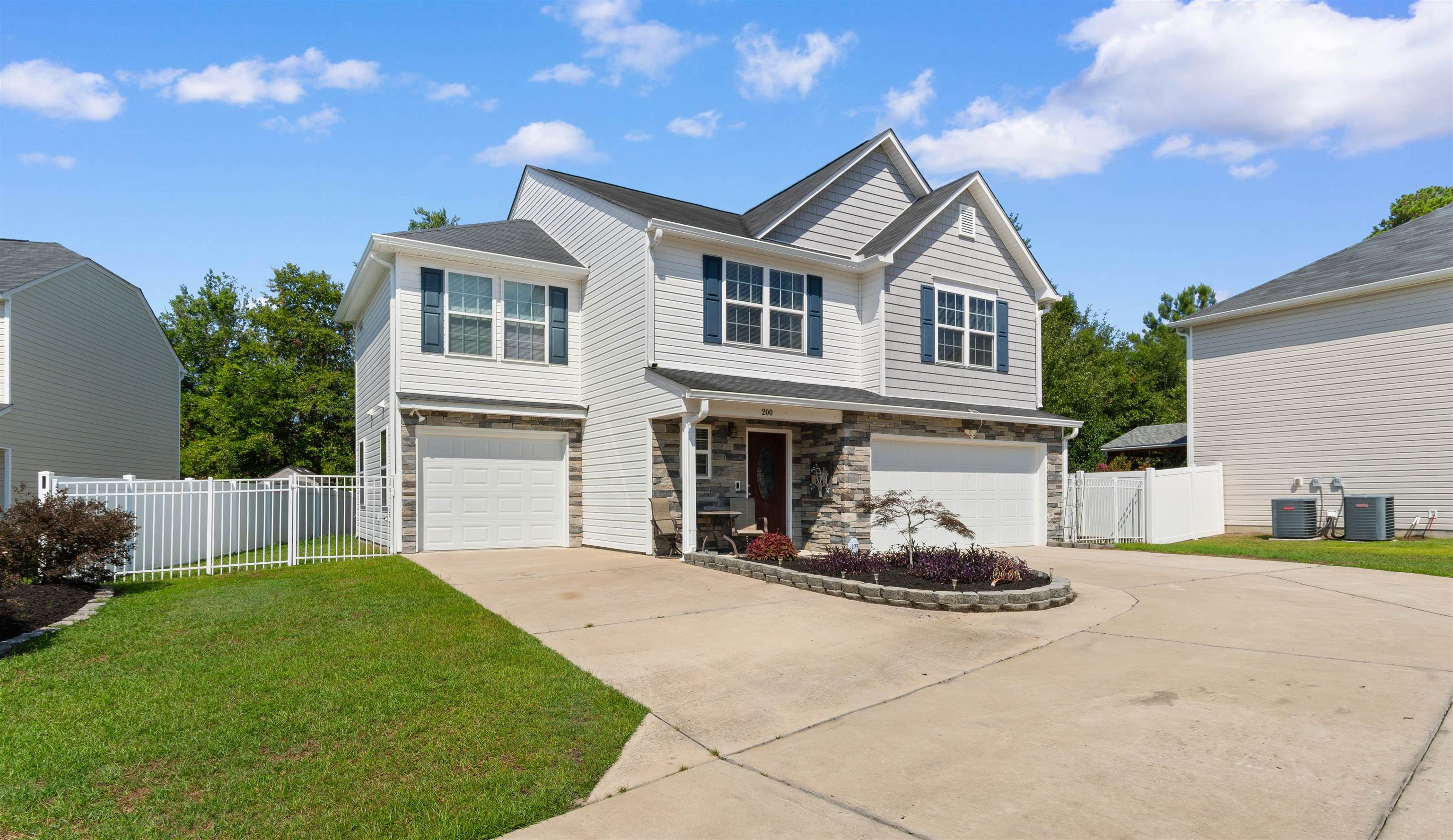 200 Davis Ct. Property Photo 5