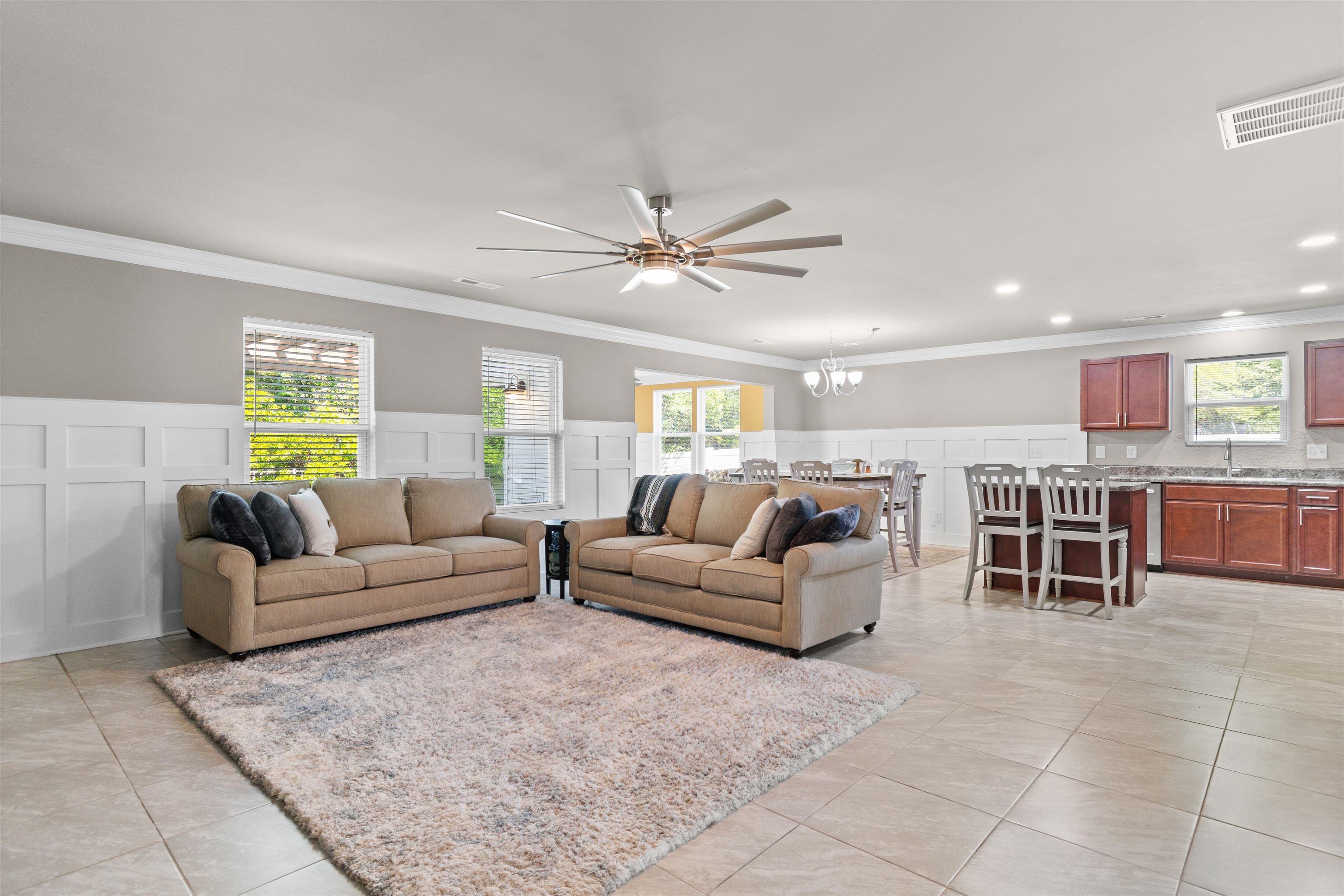200 Davis Ct. Property Photo 16