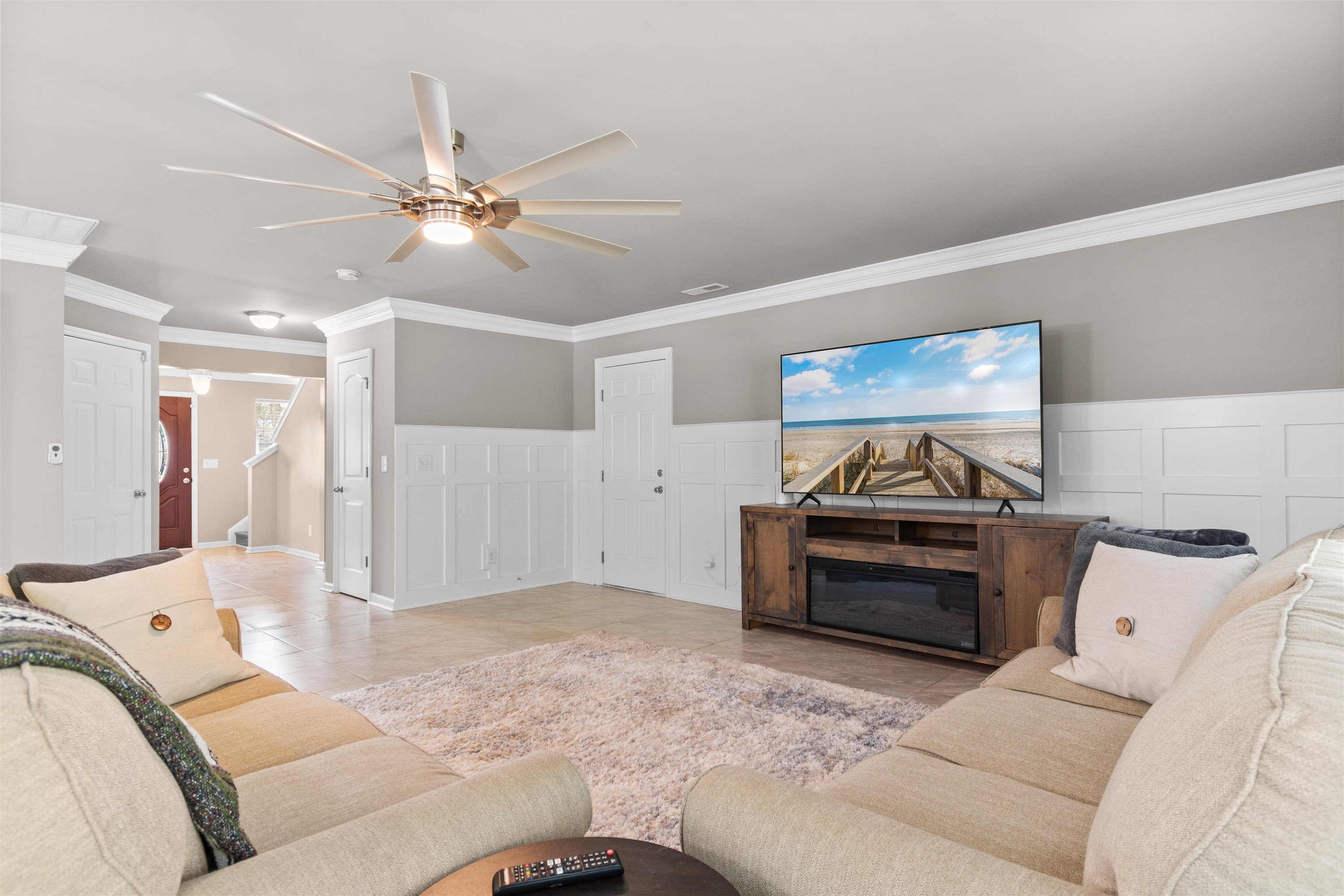 200 Davis Ct. Property Photo 18