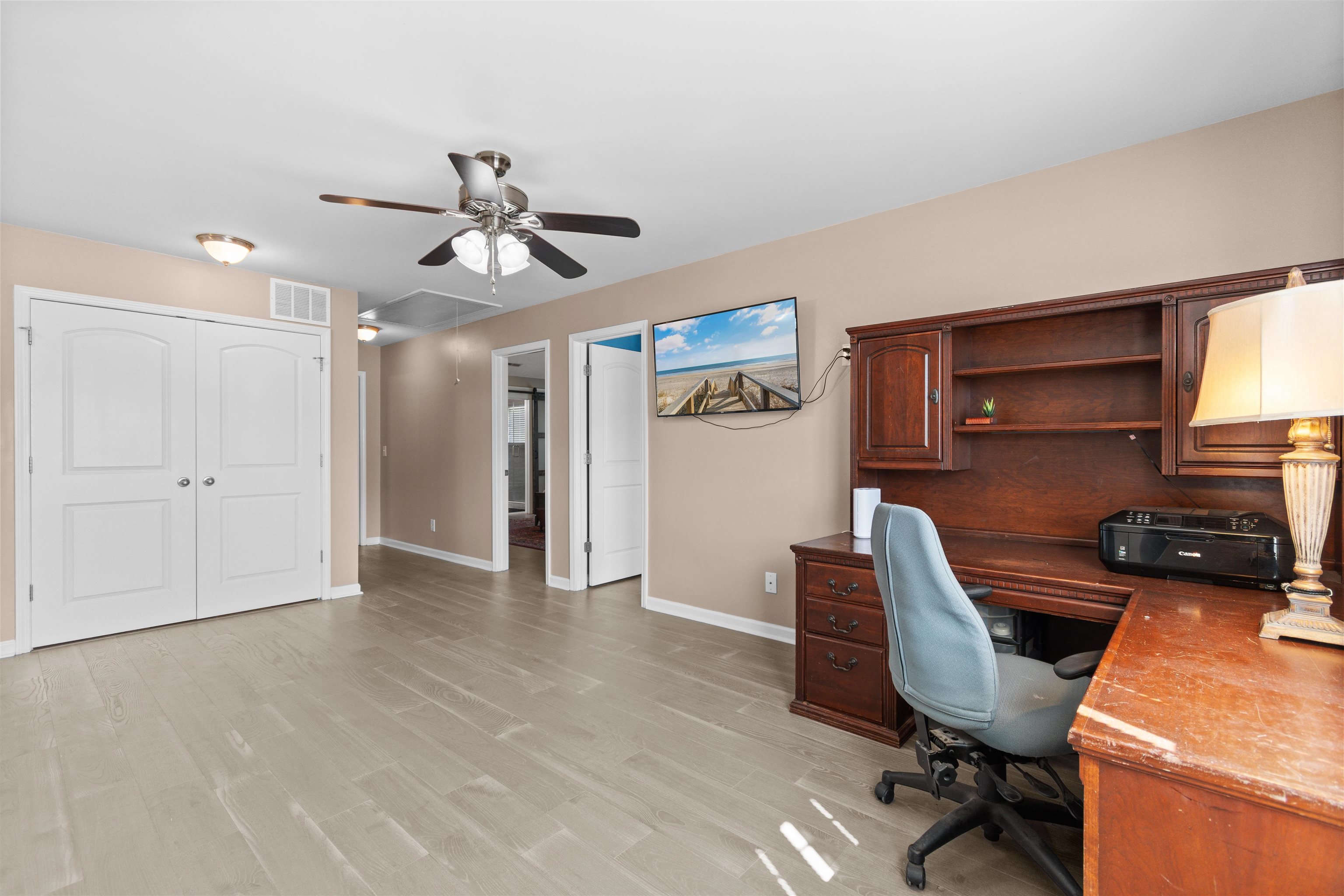 200 Davis Ct. Property Photo 27