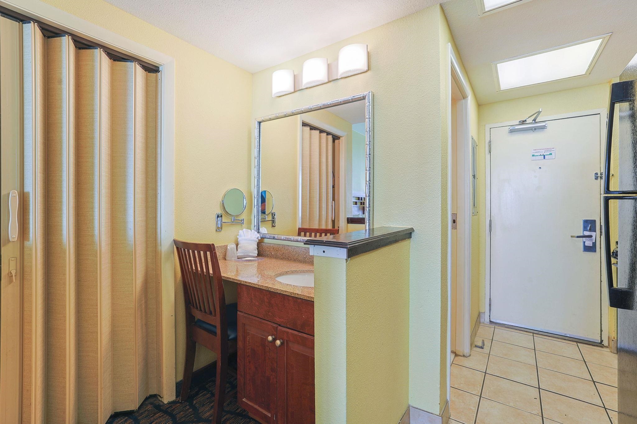 5200 N Ocean Blvd. Property Photo 9
