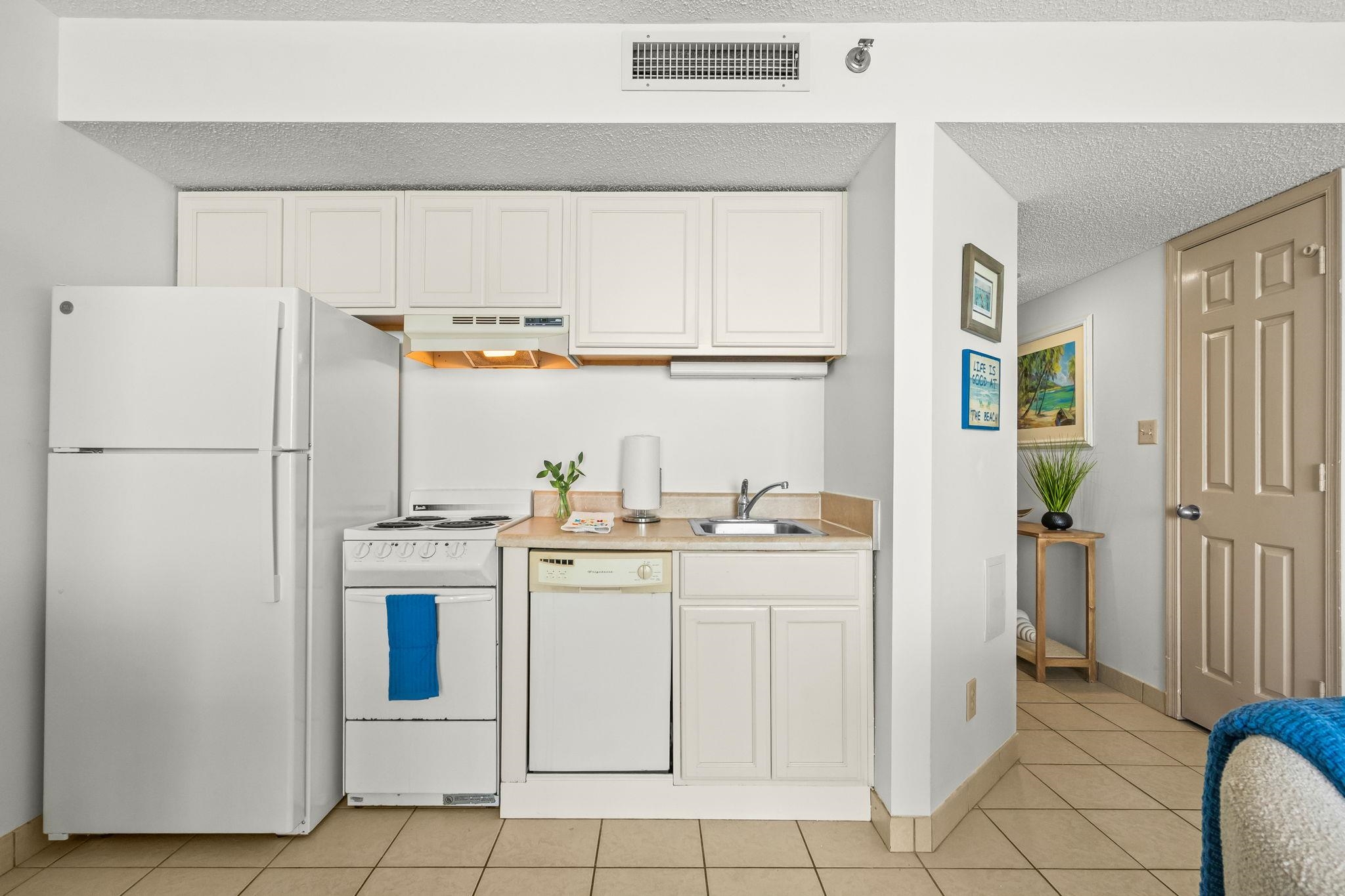 5523 N Ocean Blvd. Property Photo 4