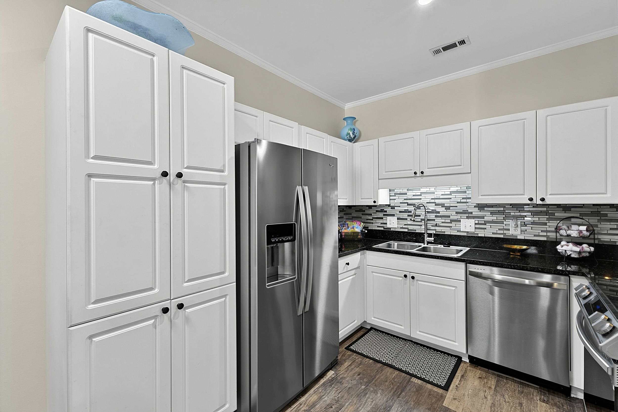 9754 Leyland Dr. Property Photo 11