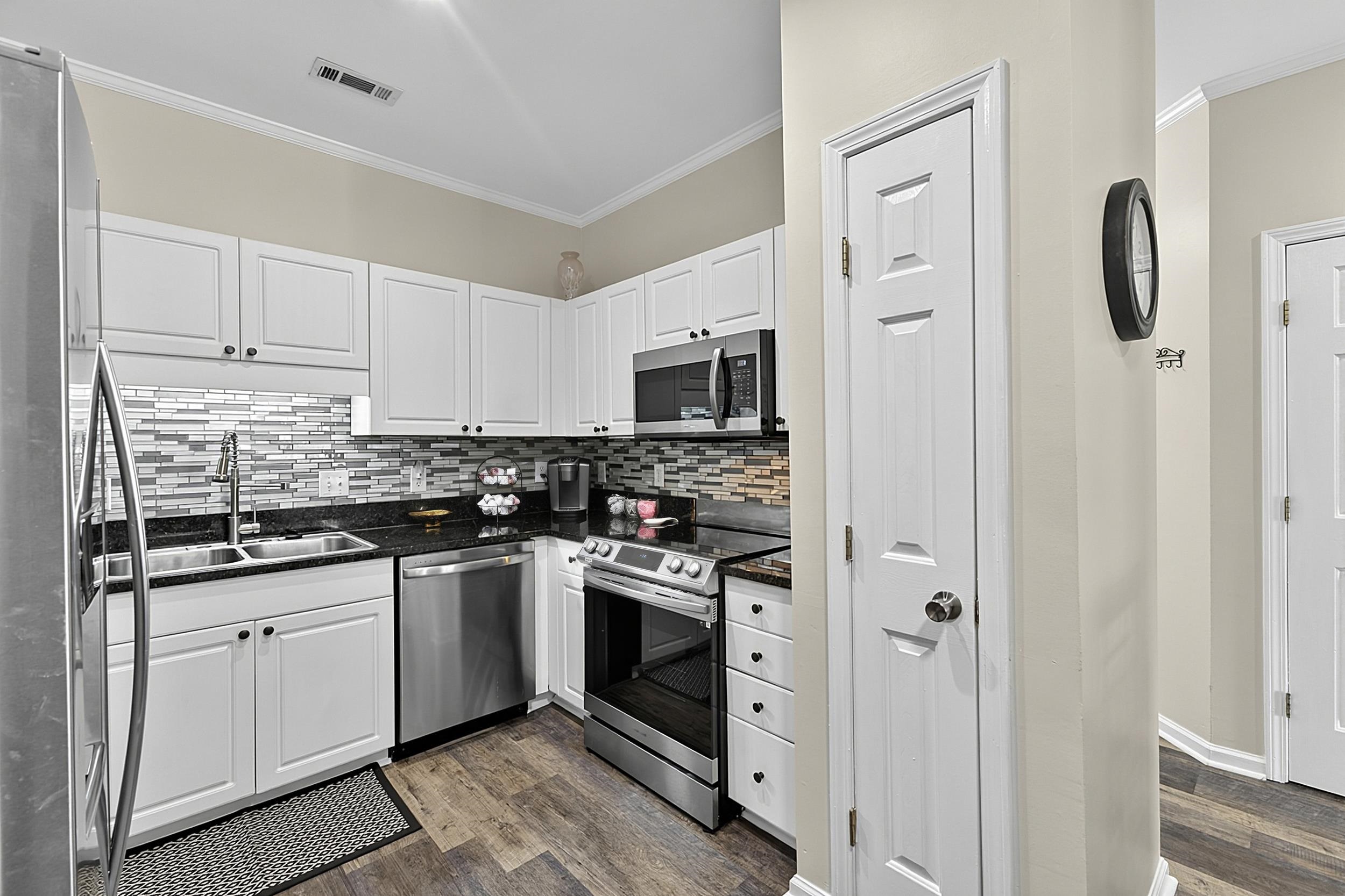9754 Leyland Dr. Property Photo 17
