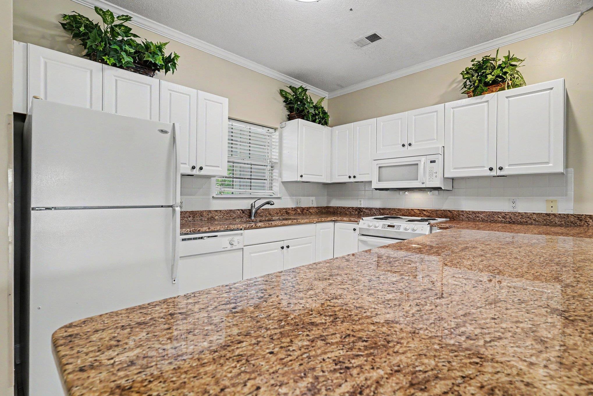 4815 Orchid Way Property Photo 8