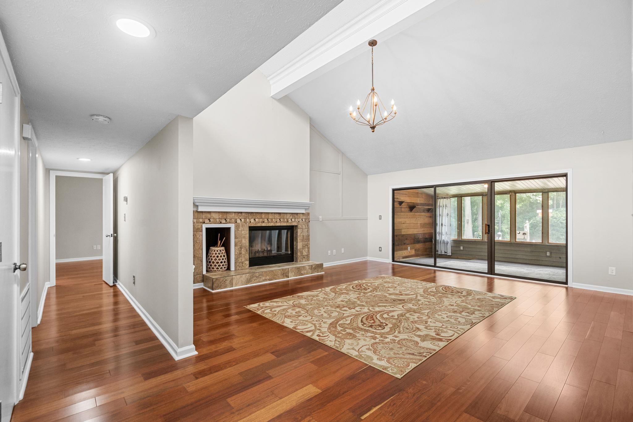 1710 Crooked Pine Dr. Property Photo 8