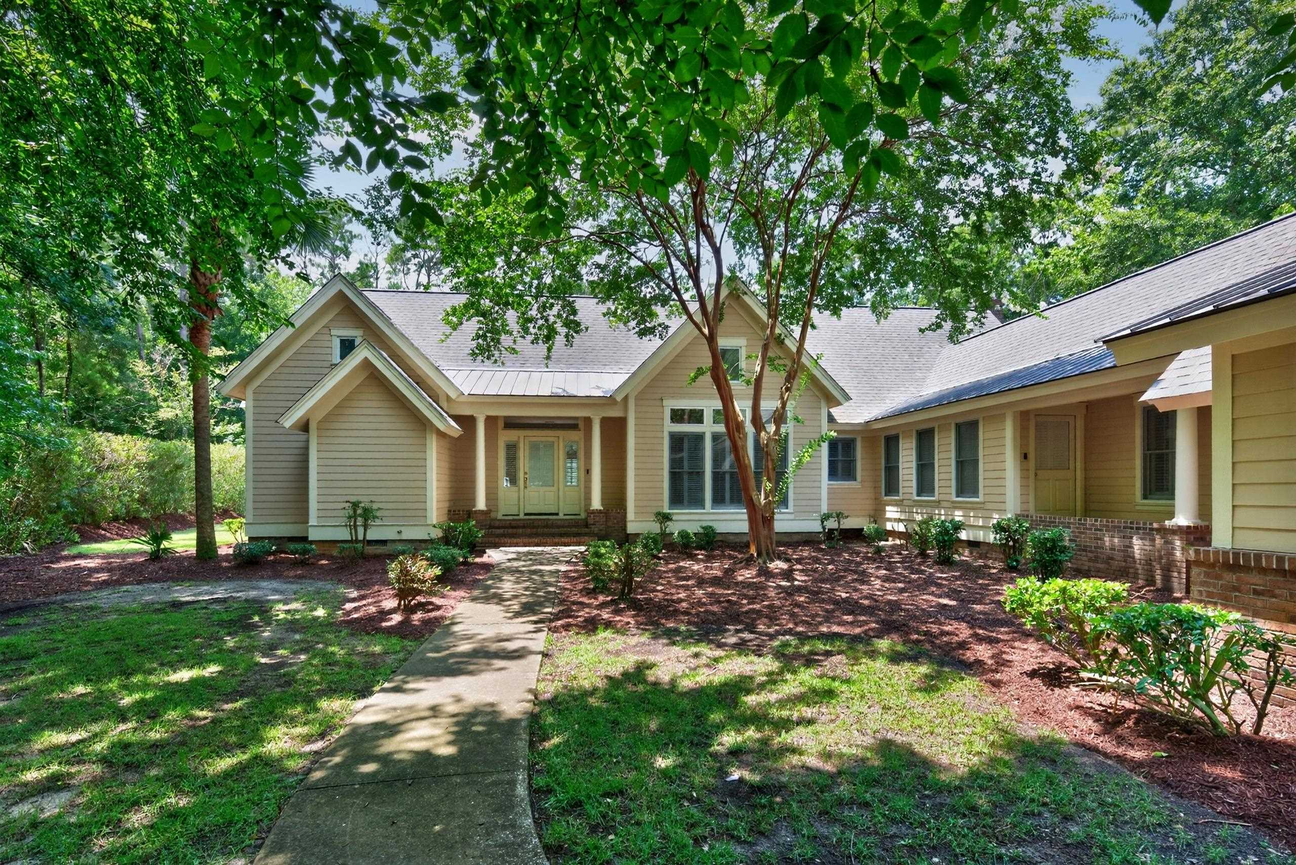 222 Old Carriage Loop Property Photo 1