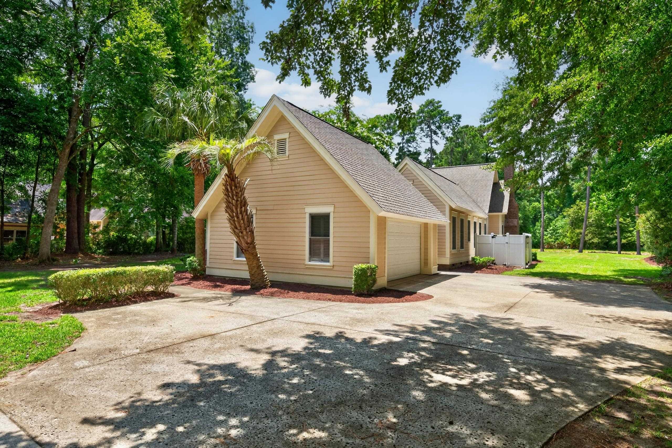222 Old Carriage Loop Property Photo 5