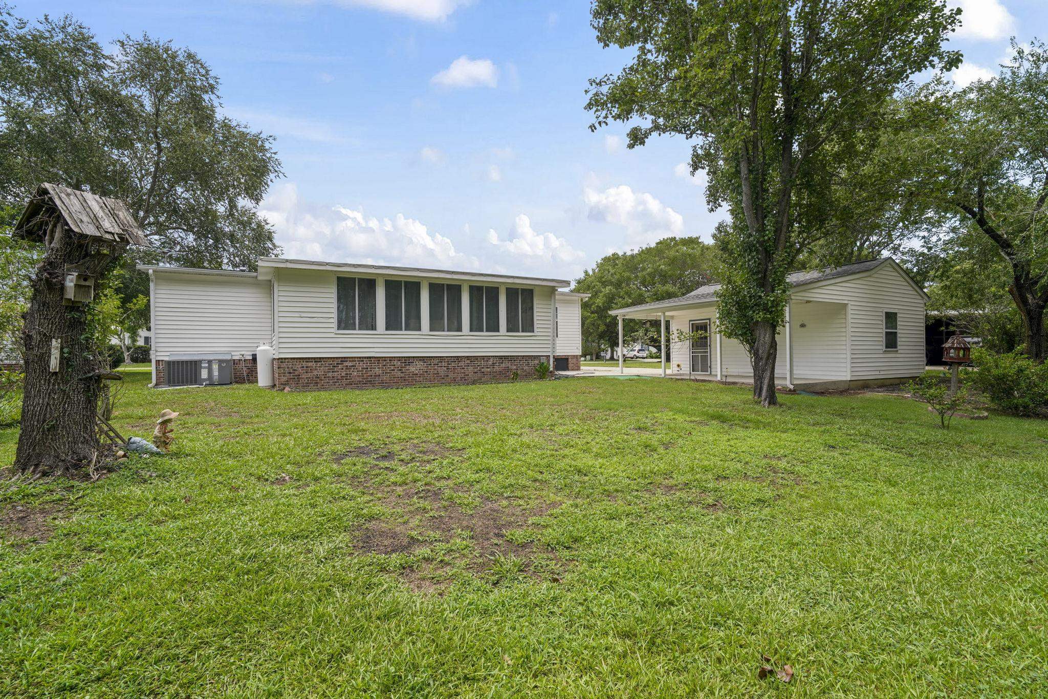 212 Captains Dr. Property Photo 33