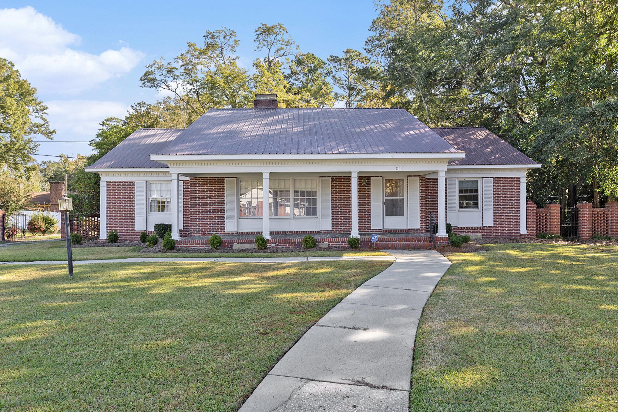 211 Pireway Rd. Property Photo 1