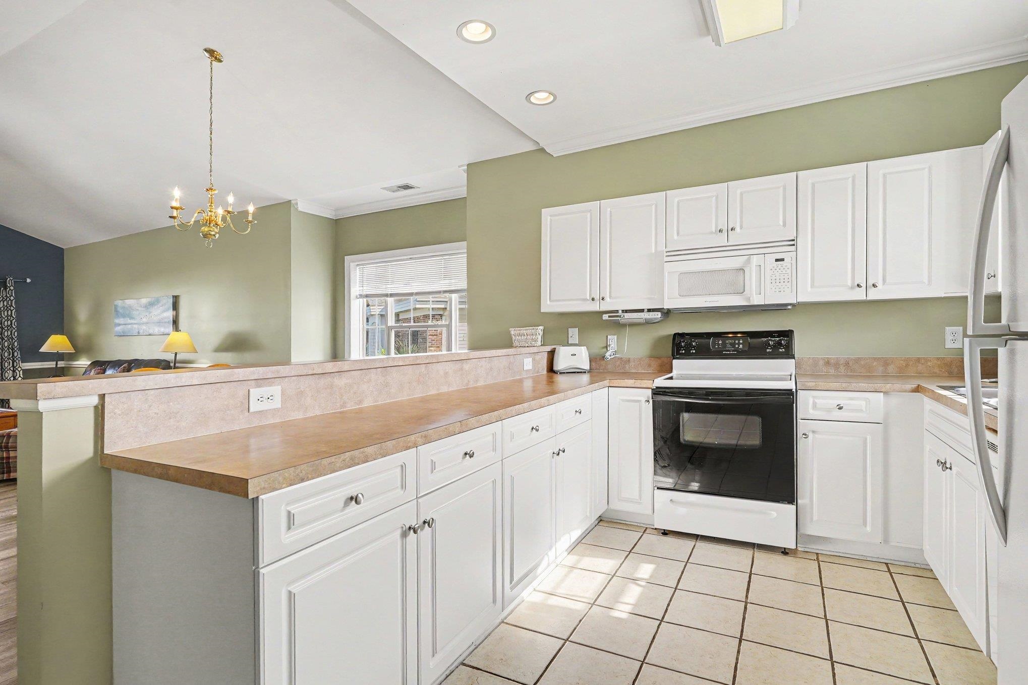 4878 Dahlia Ct. Property Photo 10