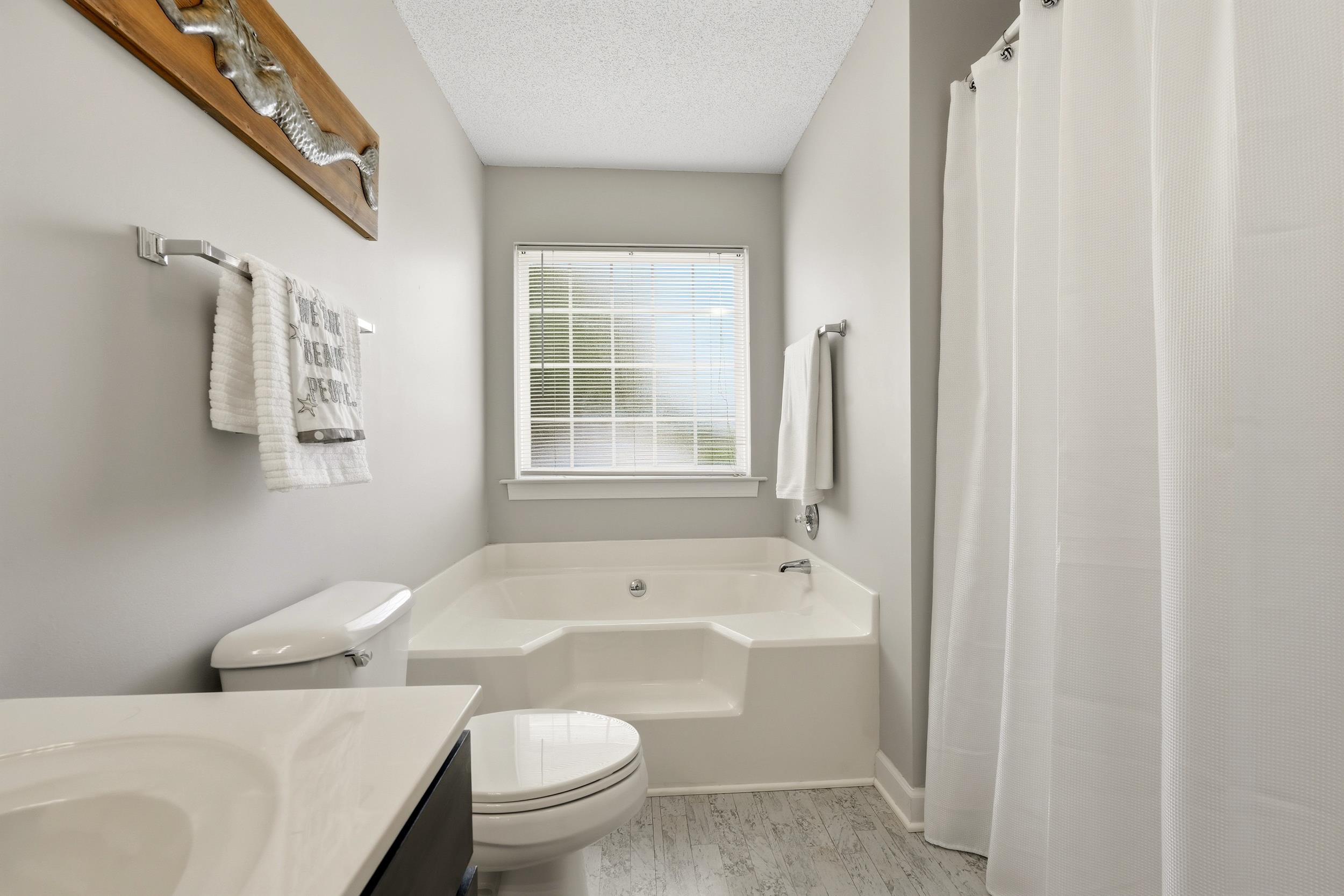 4305 Lotus Ct. Property Photo 11