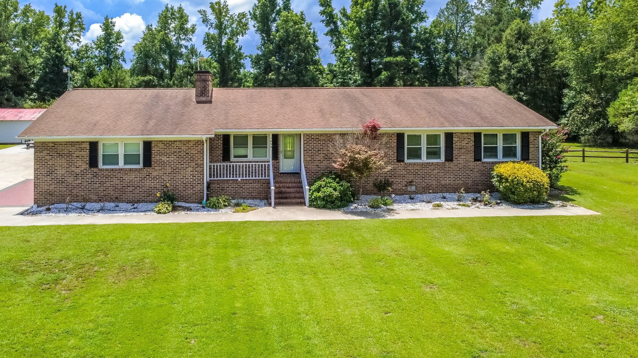 7638 S Highway 905 Property Photo 2