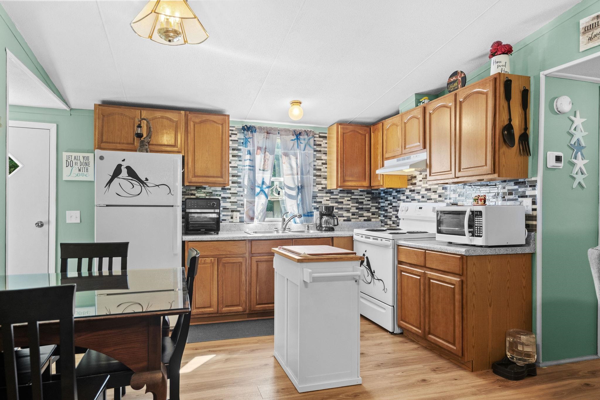3254 Lyndon Dr. Property Photo 15