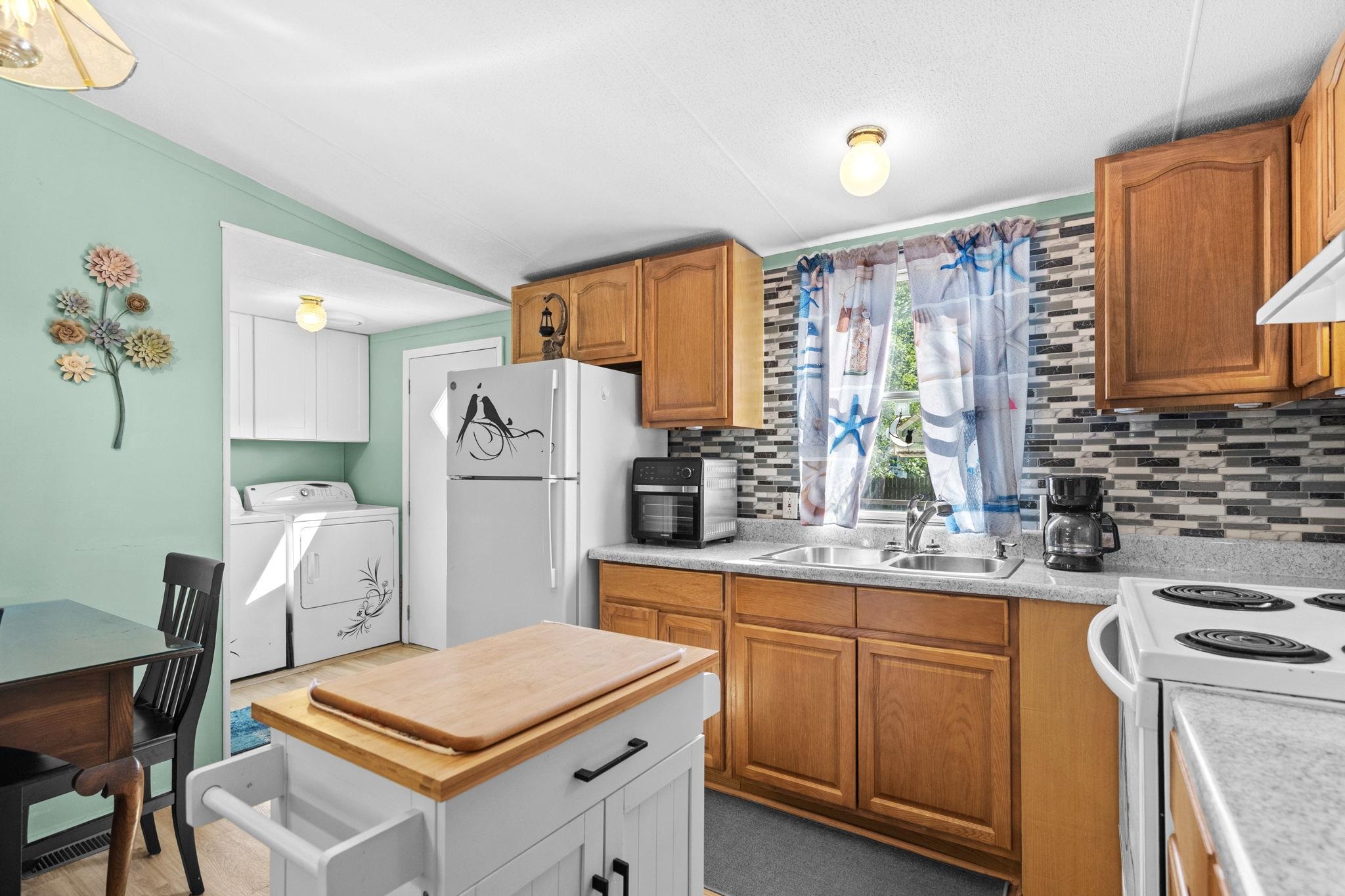3254 Lyndon Dr. Property Photo 16