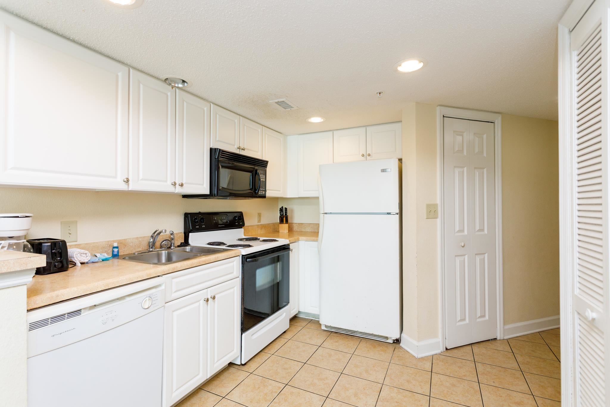 2501 S Ocean Blvd. Property Photo 12