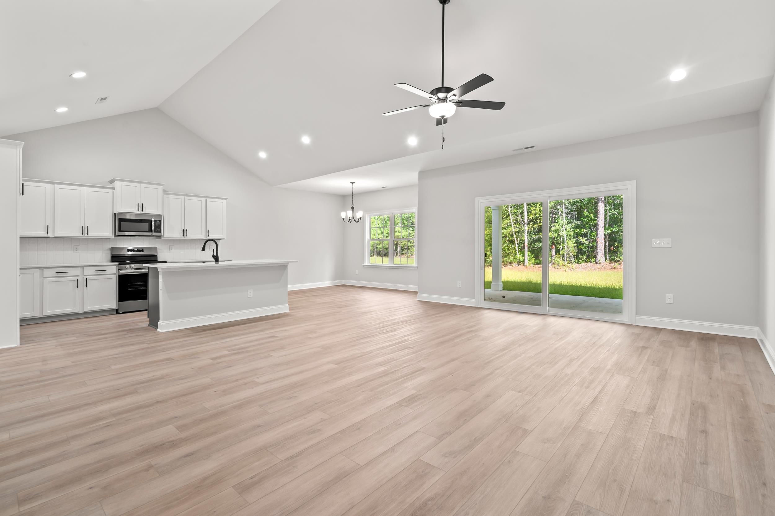 2472 Argyle Way Property Photo 3
