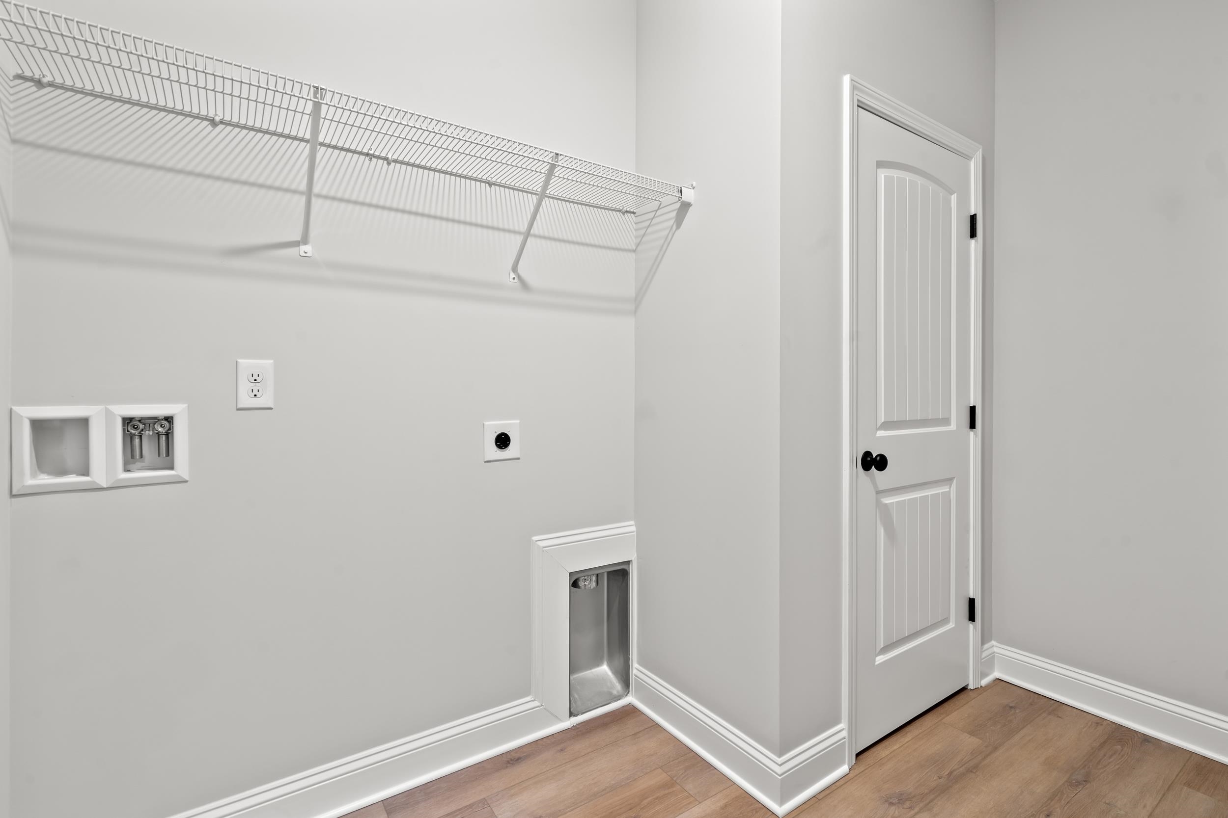 2472 Argyle Way Property Photo 4