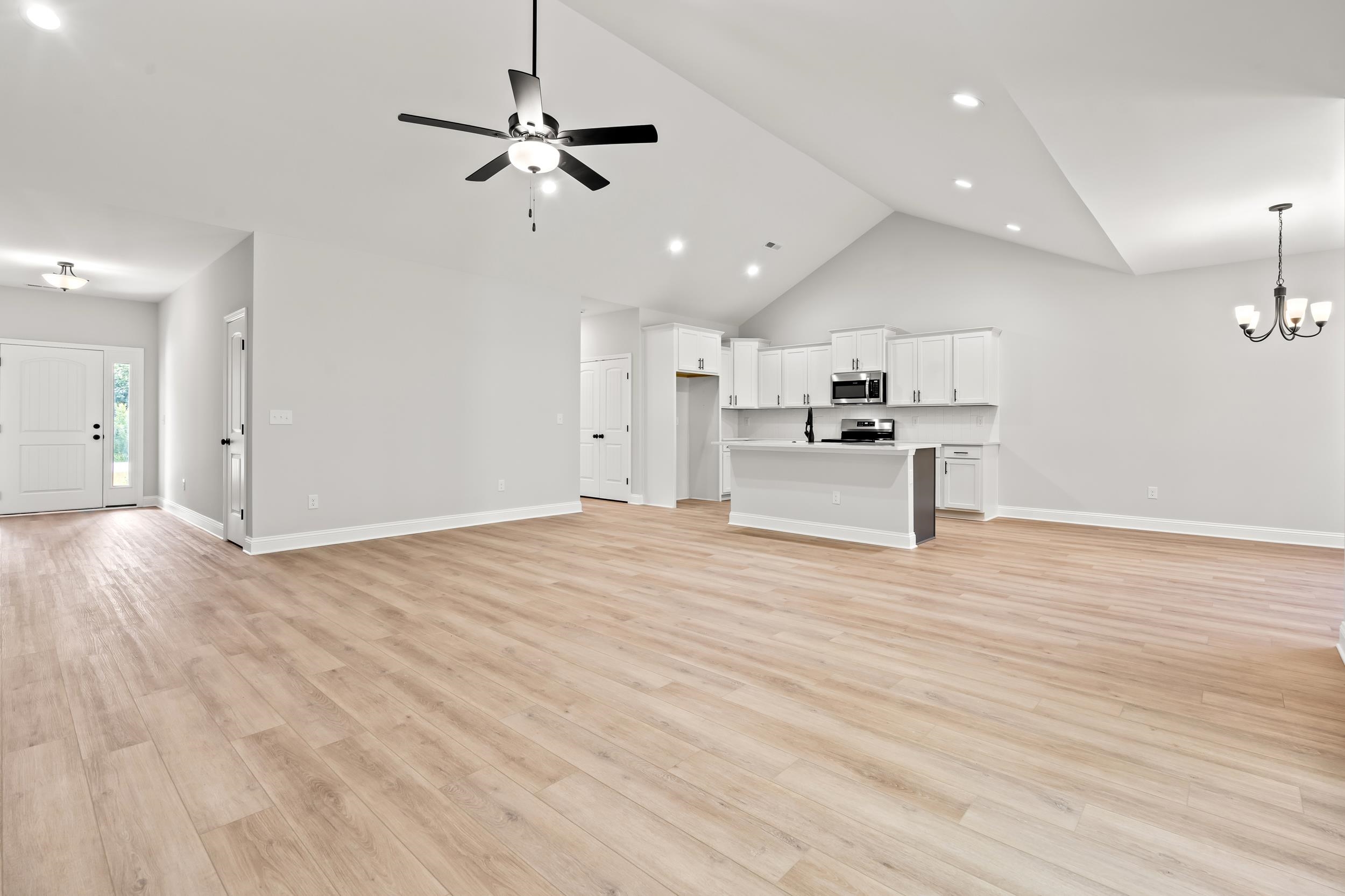 2472 Argyle Way Property Photo 10
