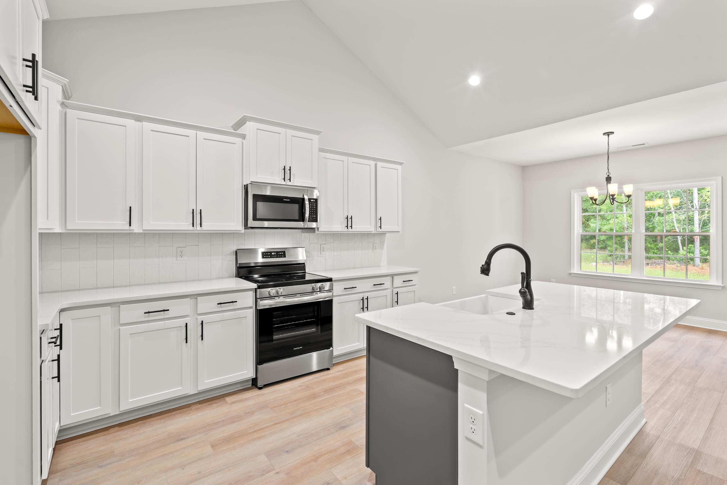 2472 Argyle Way Property Photo 13