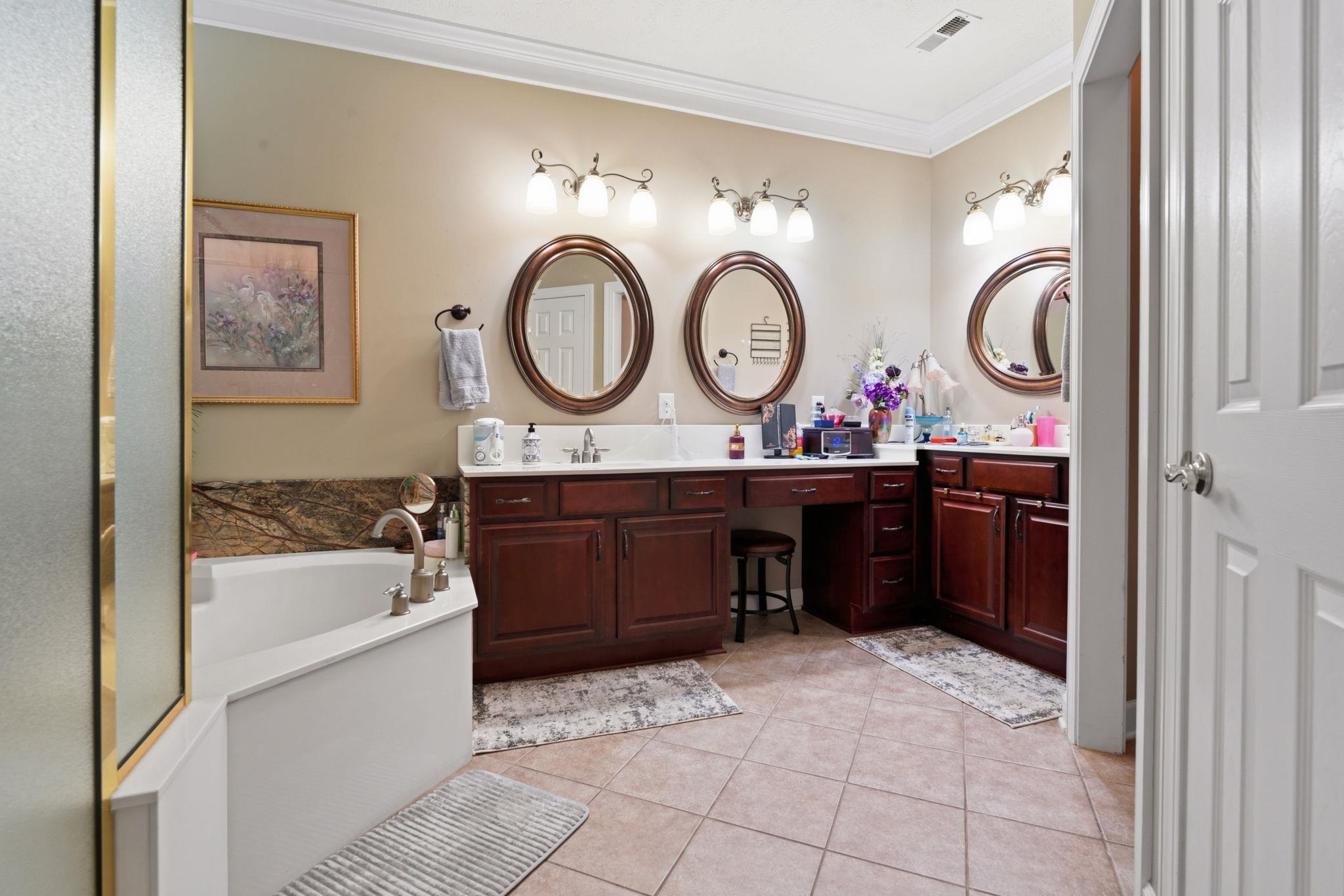 230 Willow Bay Dr. Property Photo 16