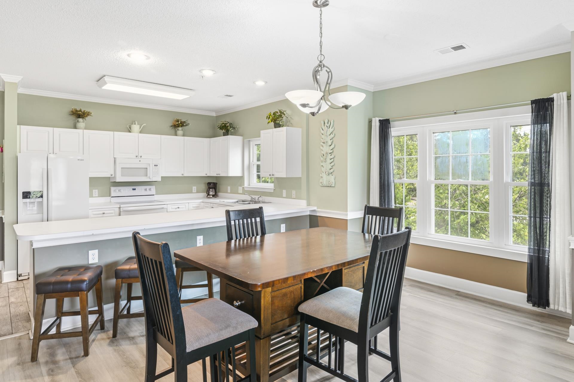 4827 Orchid Way Property Photo 8