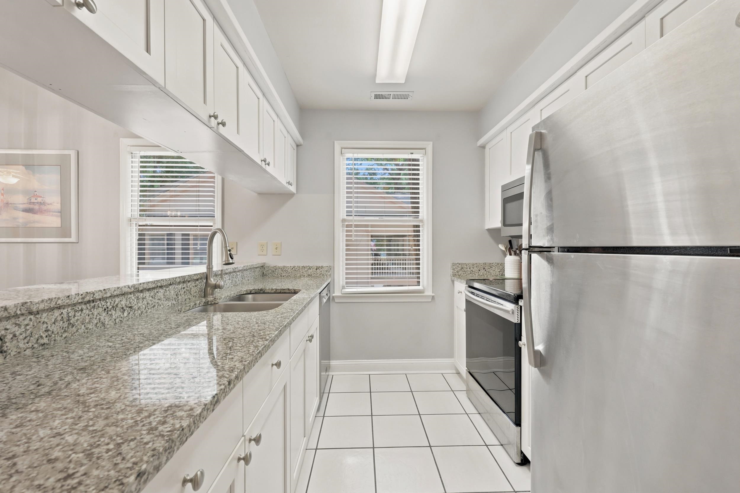 184 Stillwood Dr. Property Photo 8