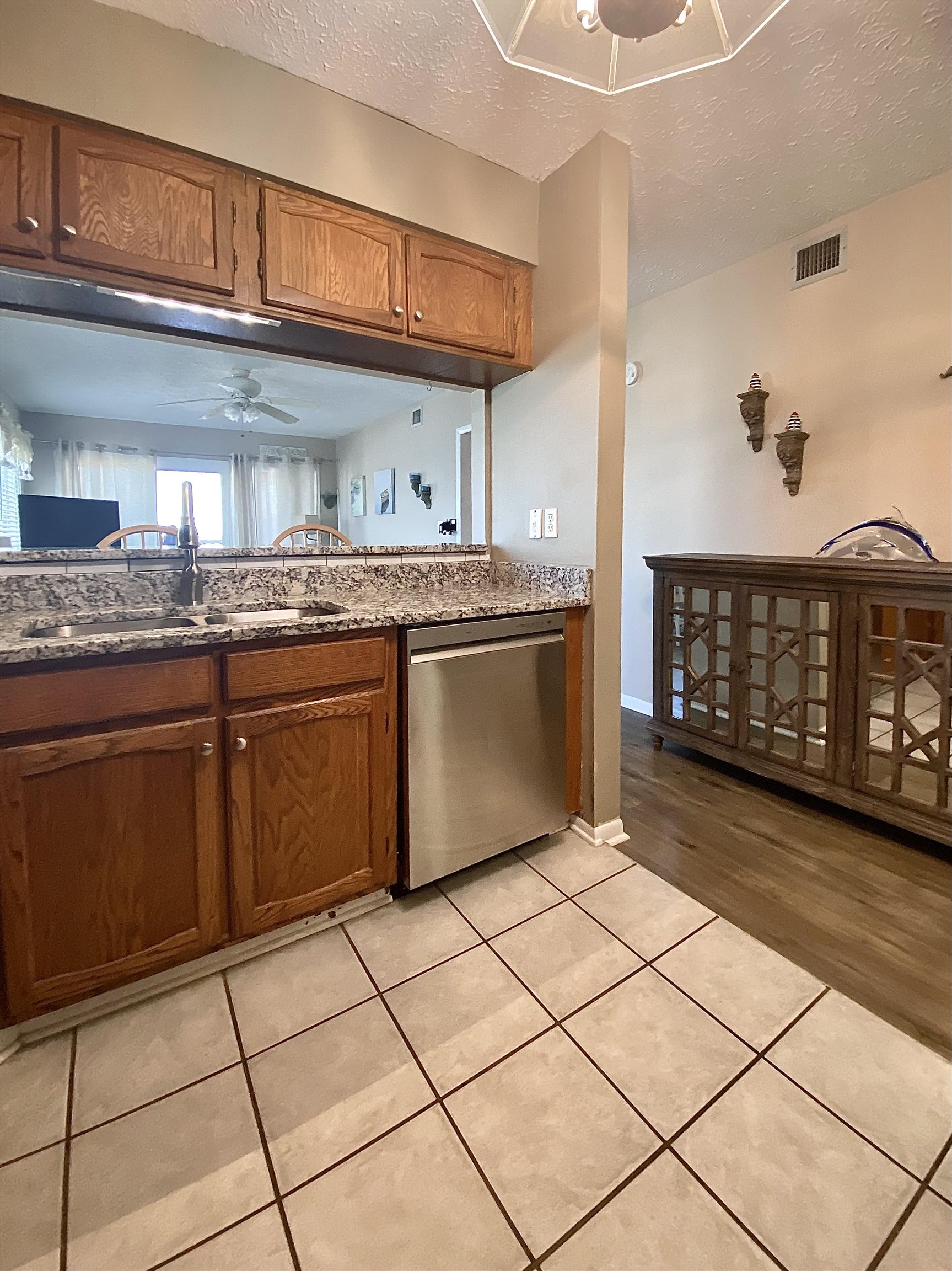 502 N Waccamaw Dr. Property Photo 16