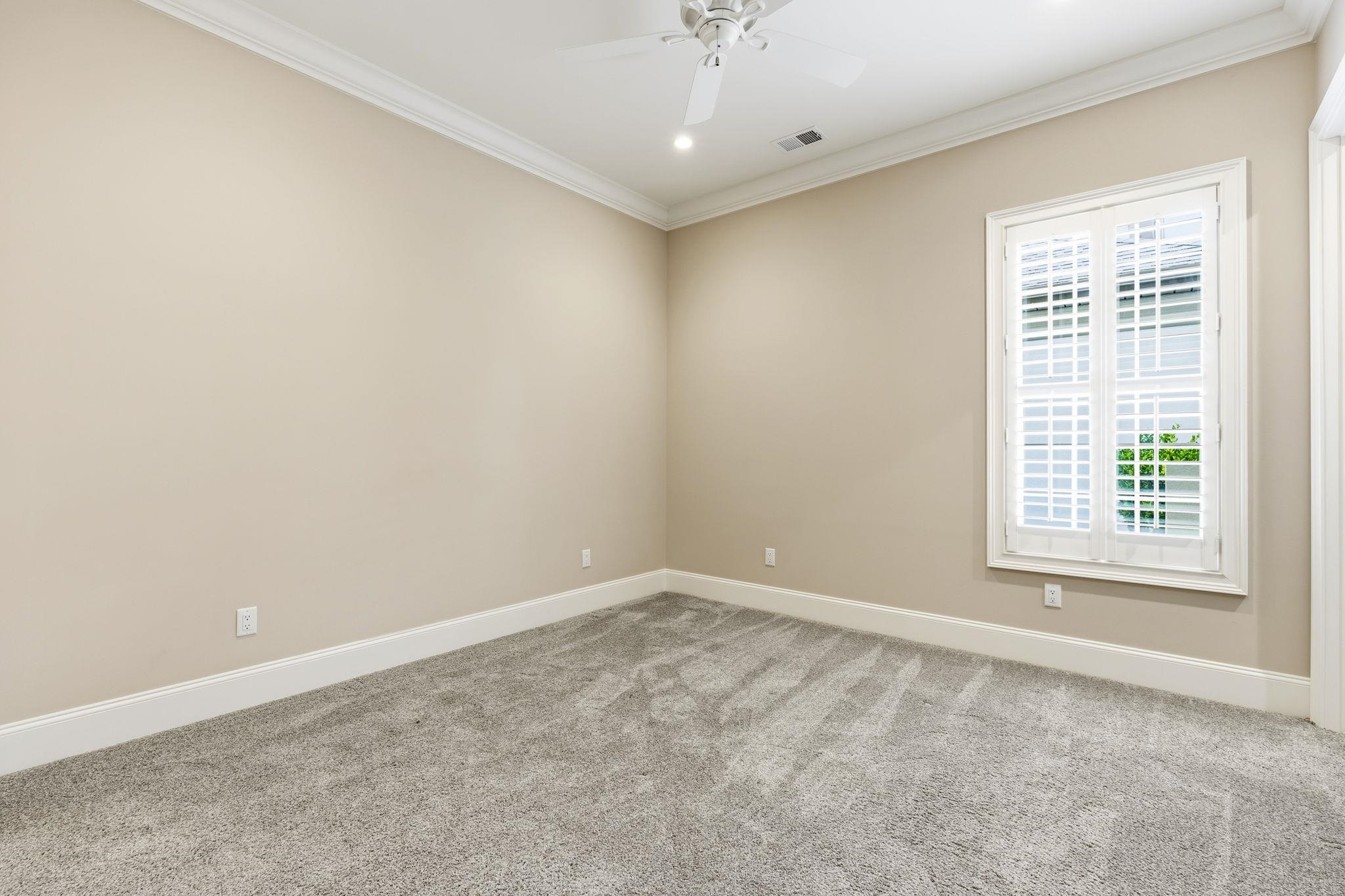 909 Bluffview Dr. Property Photo 31