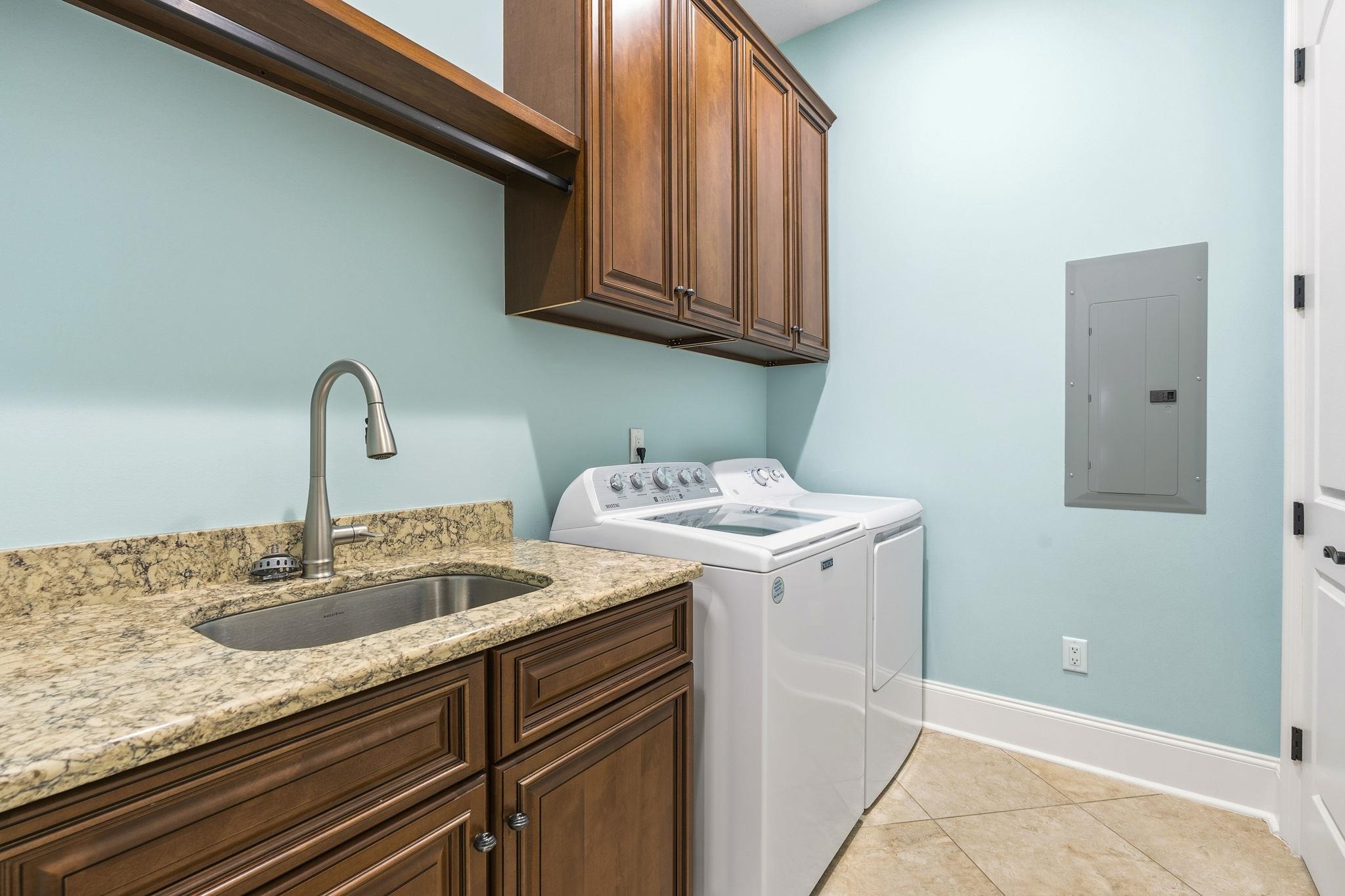 909 Bluffview Dr. Property Photo 35