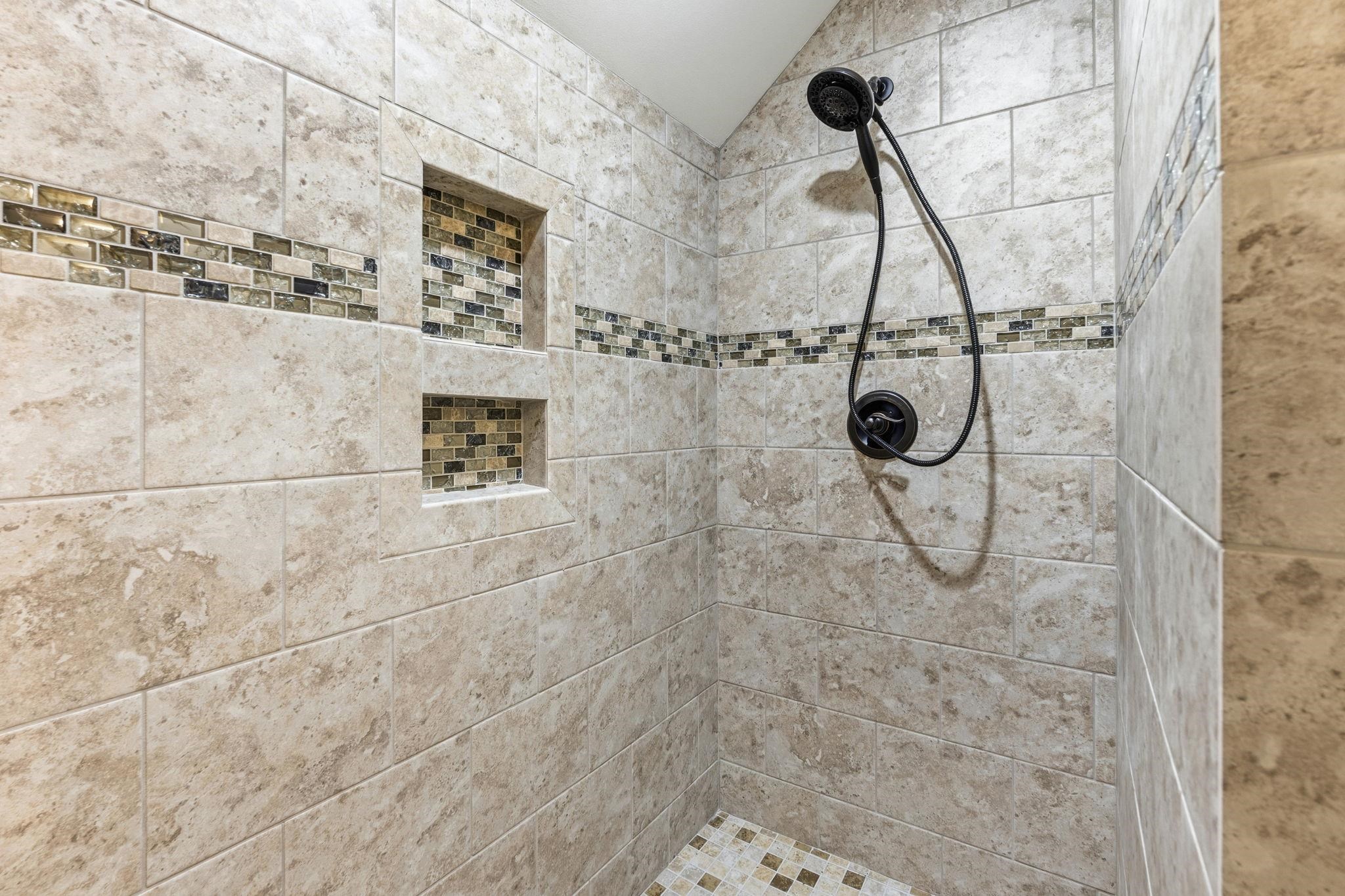 909 Bluffview Dr. Property Photo 55