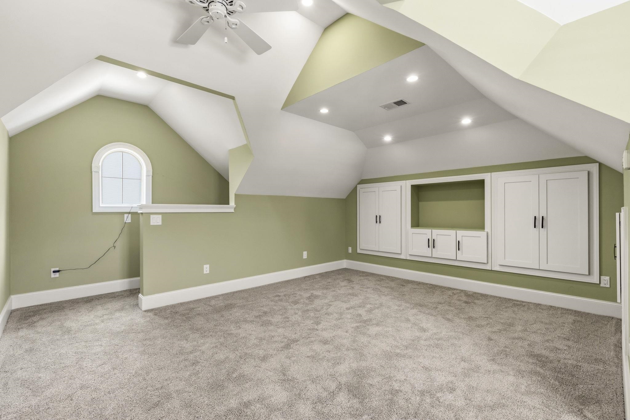 909 Bluffview Dr. Property Photo 58