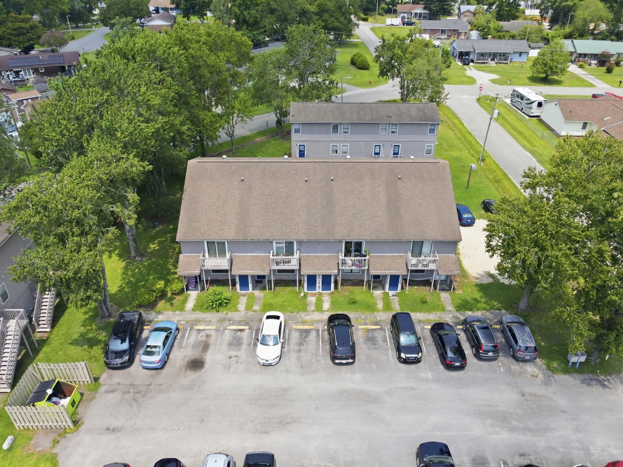 500 Oak Circle Property Photo 2