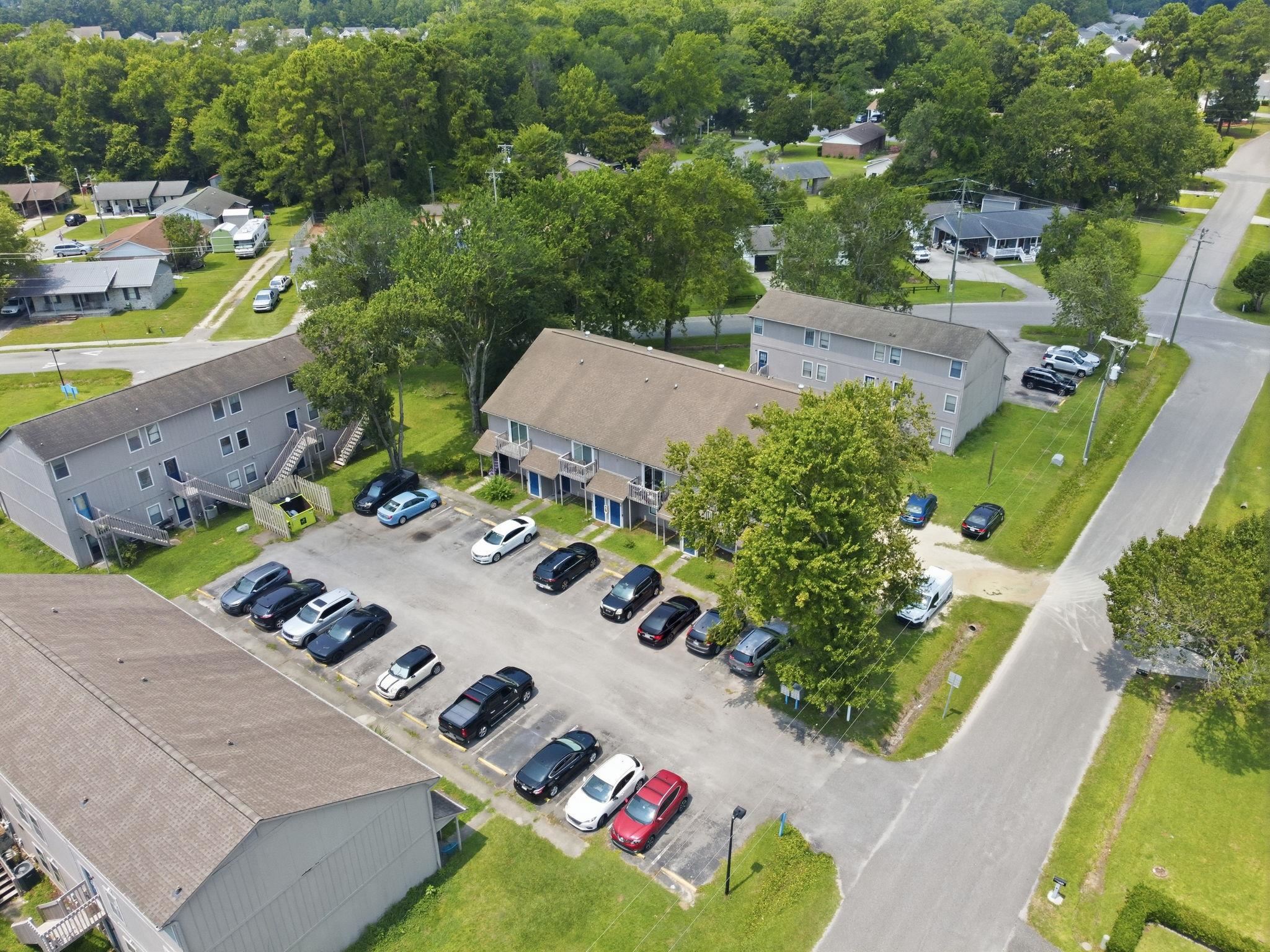 500 Oak Circle Property Photo 3