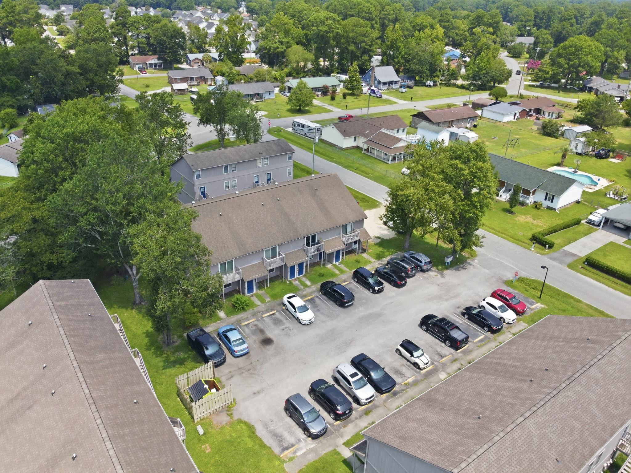 500 Oak Circle Property Photo 4