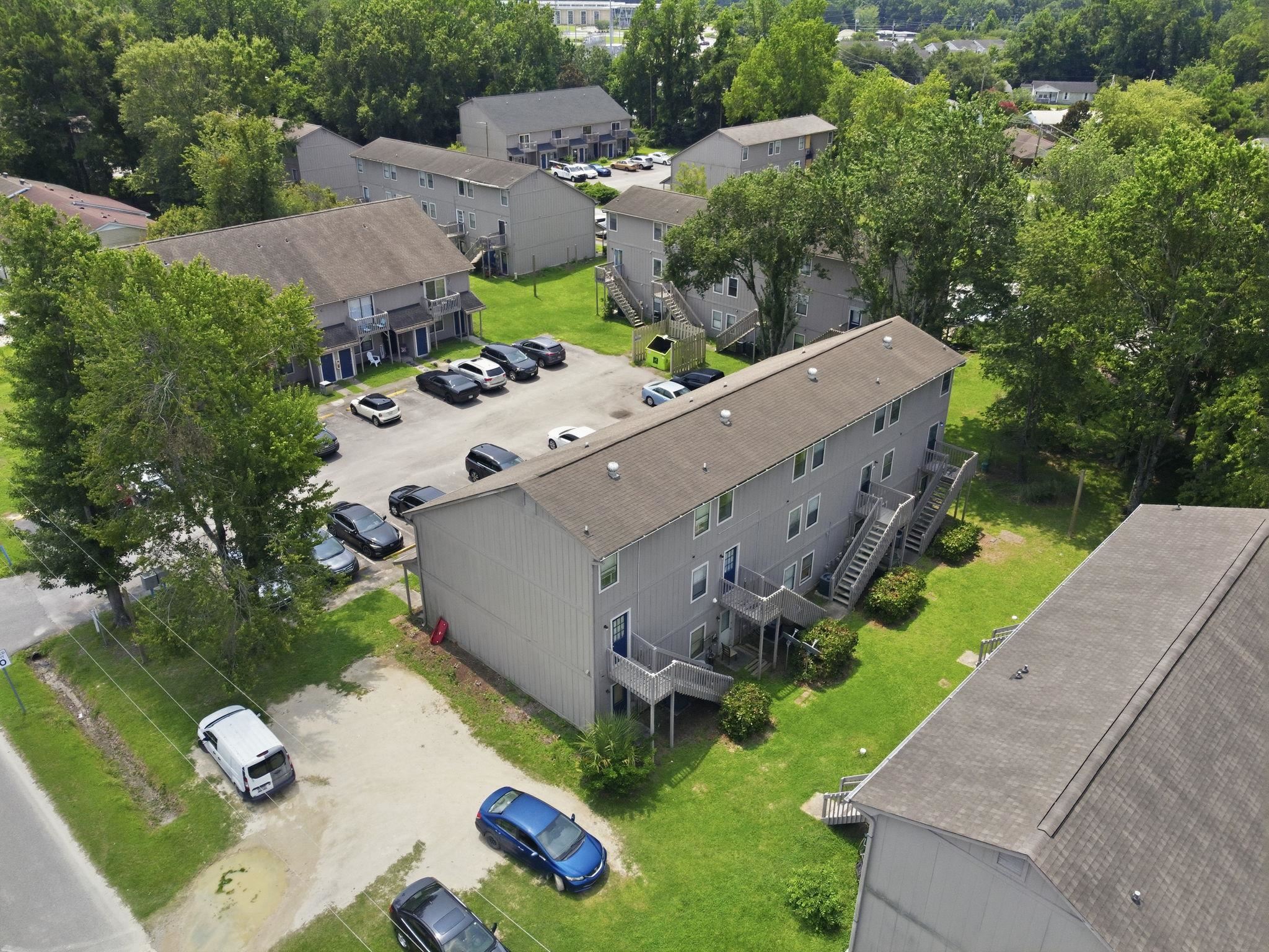500 Oak Circle Property Photo 5