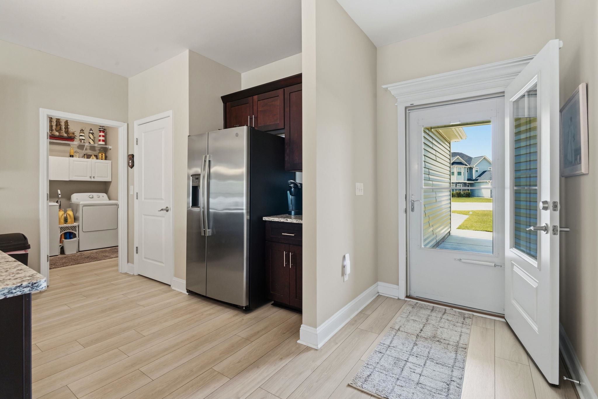 748 Hobonny Loop Property Photo 3