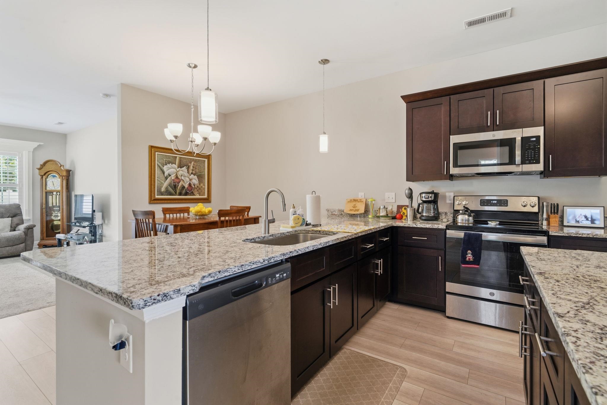 748 Hobonny Loop Property Photo 7