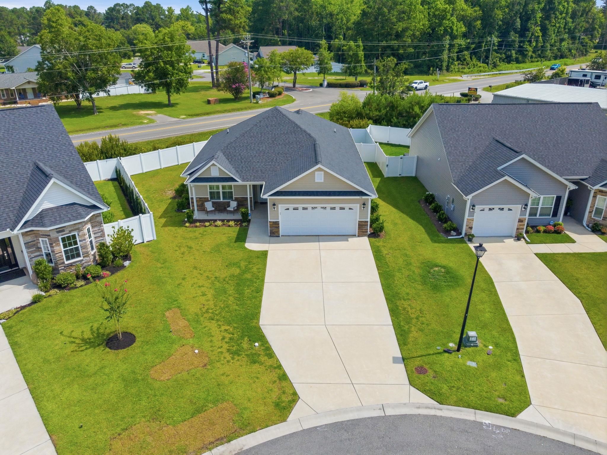 748 Hobonny Loop Property Photo 24